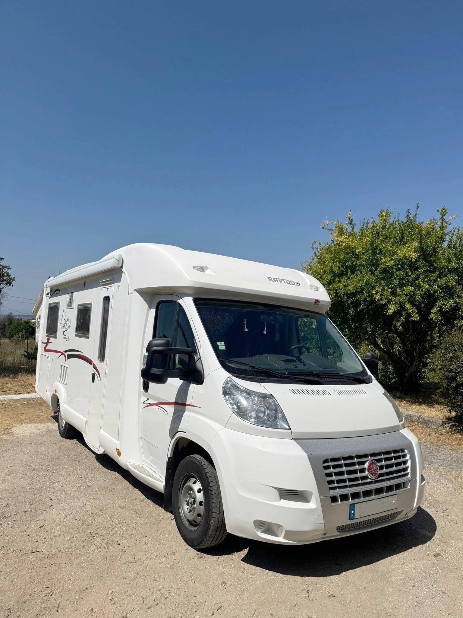 Front view from 3/4 Fiat Ducato 2,2 l Multijet 130 ch. - Yescapa