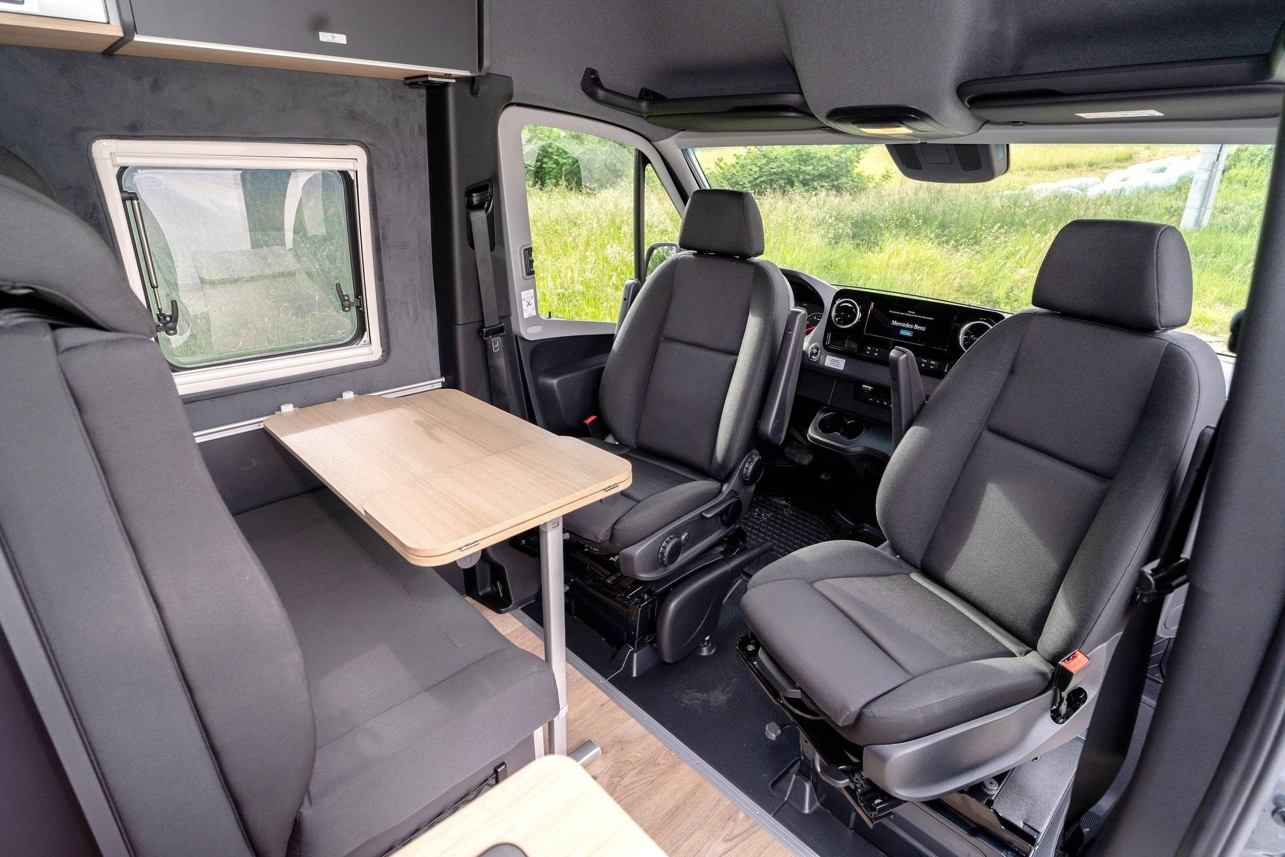 Essecke Mercedes Sprinter 319 2WD L4H3 - Yescapa
