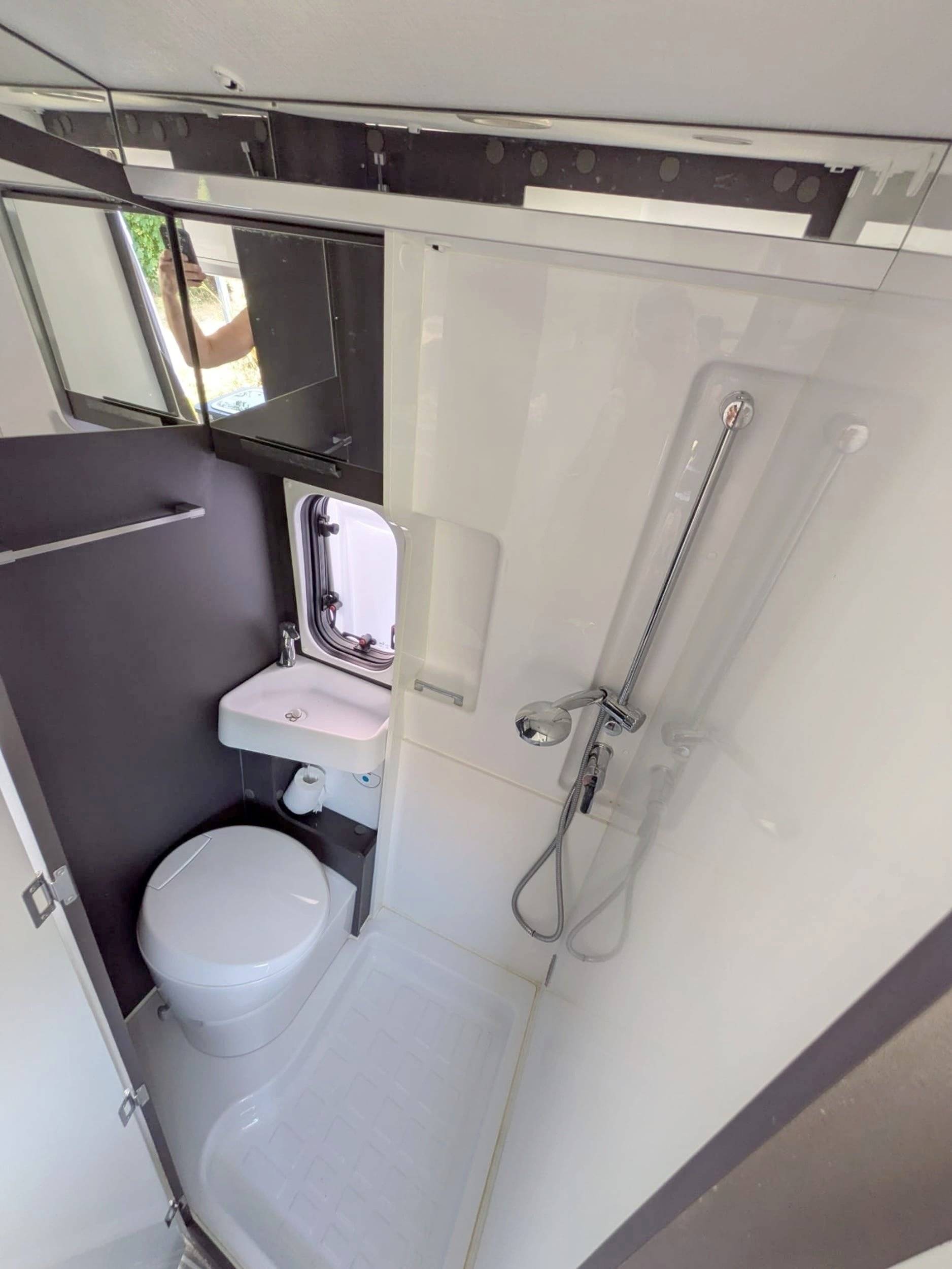 Mclouis Menfys VAN S-Line 3 Maxi