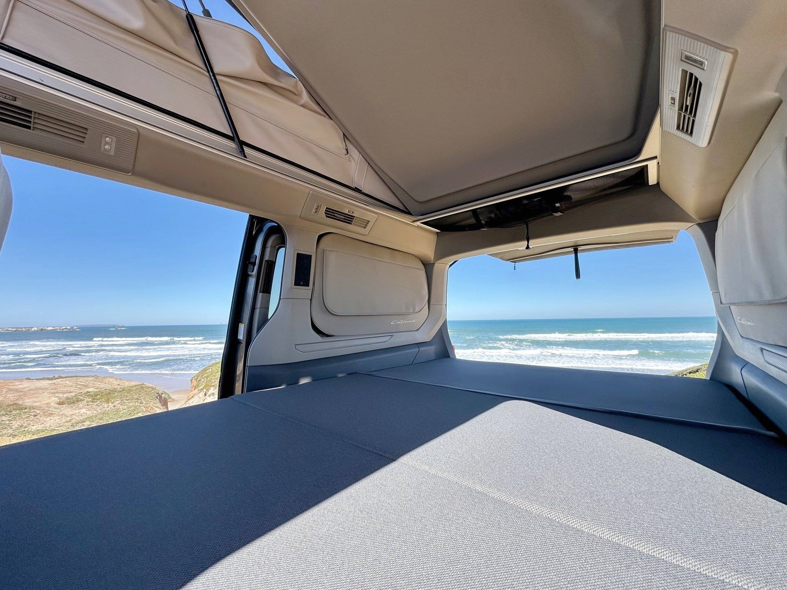 Letti Volkswagen VOLKSWAGEN T7 CALIFORNIA COAST - Yescapa