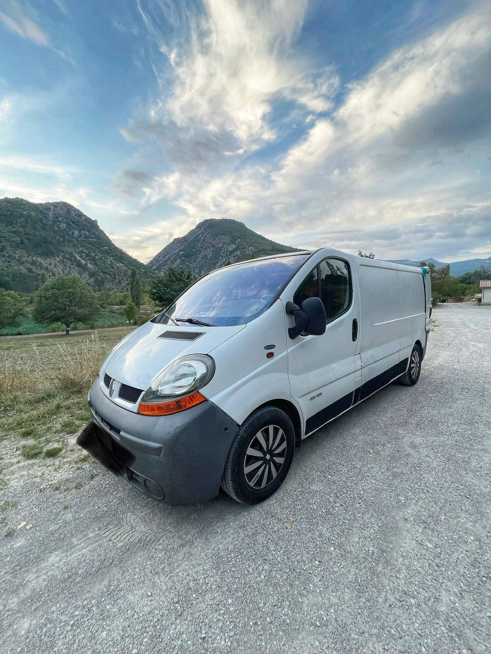 Location Camper Valence Renault 69135 Yescapa