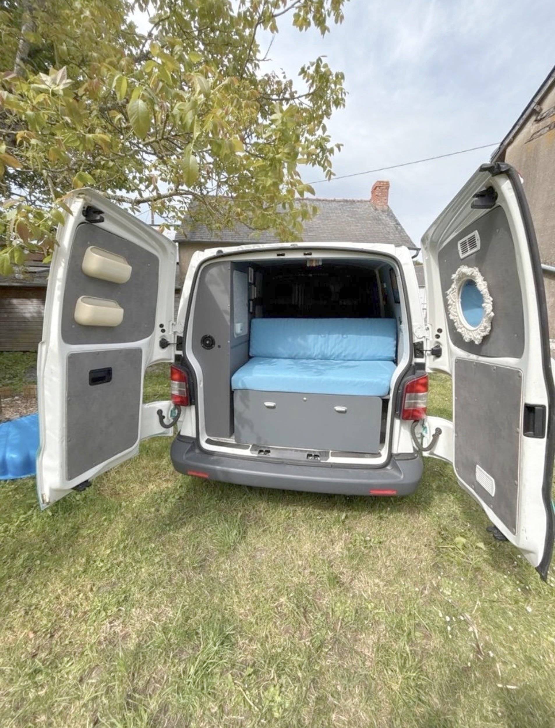 Volkswagen T5 2,0 l 84 ch