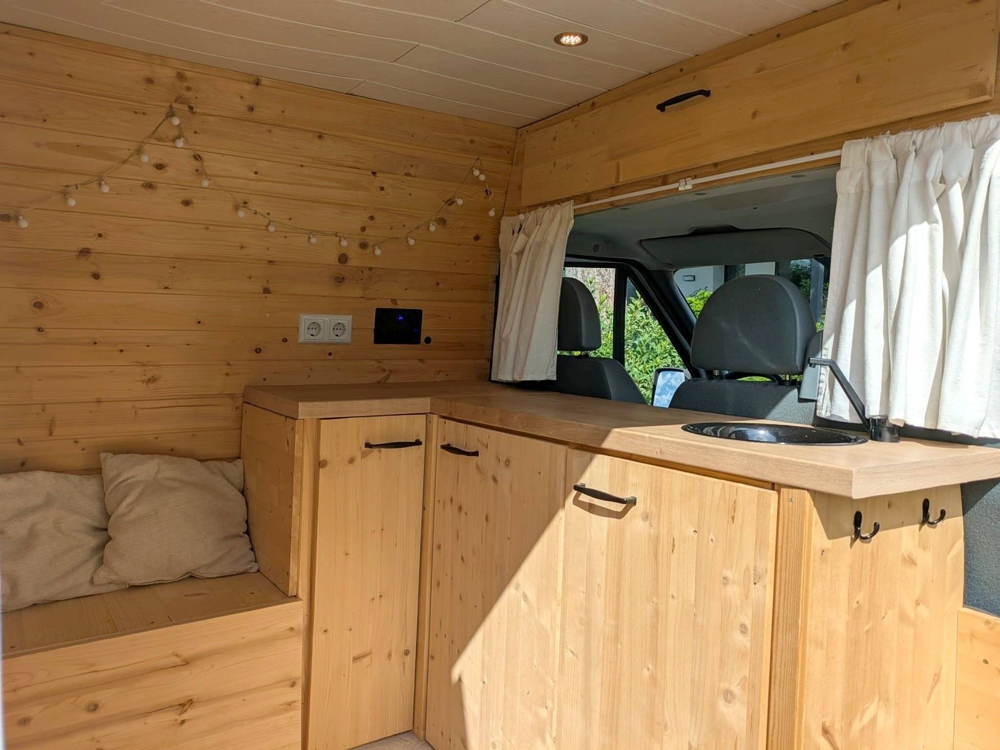 Volkswagen T5 2 l 84 ch