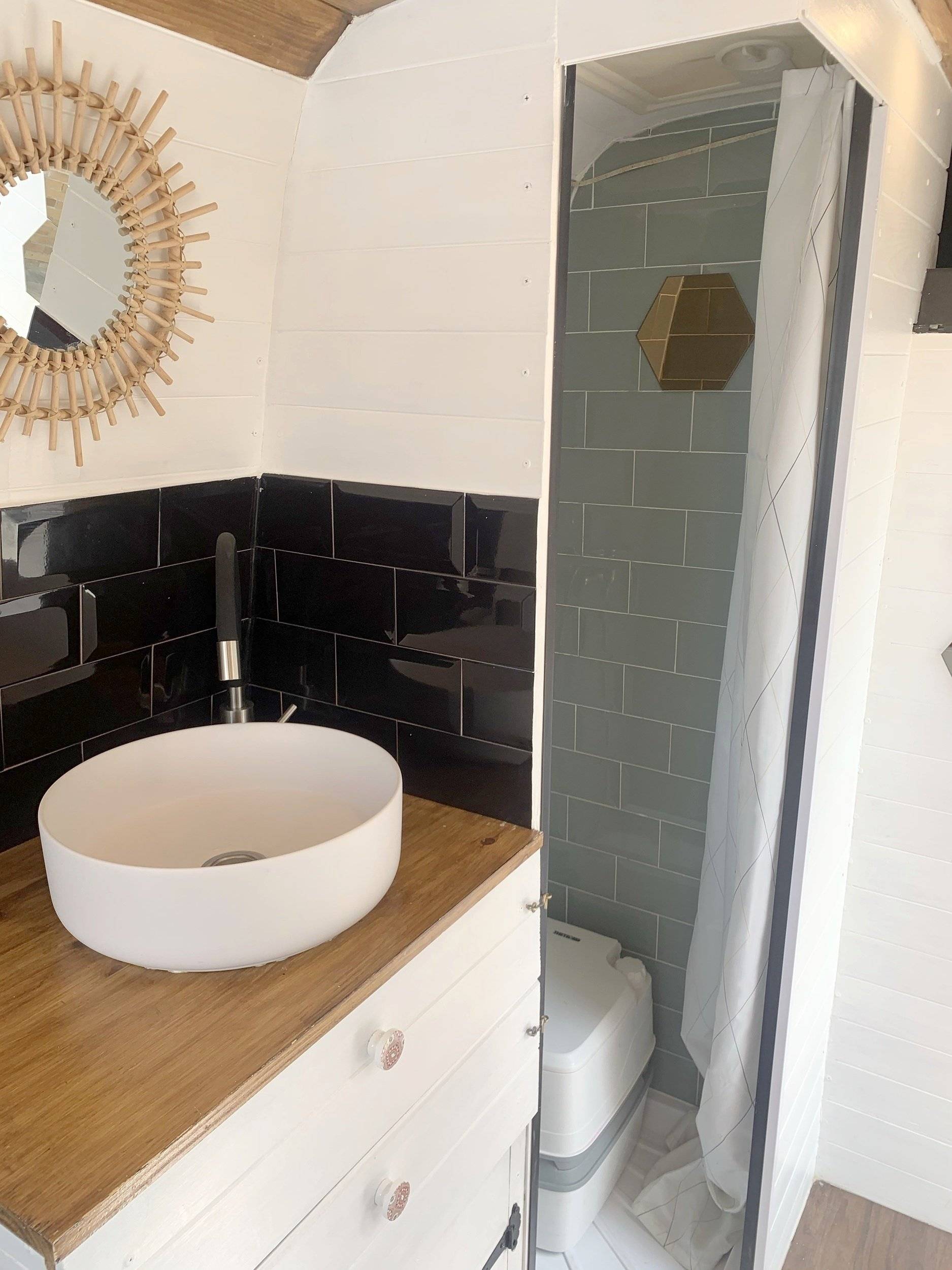Salle de bain / Toilettes Iveco Daily 35S11 - Yescapa