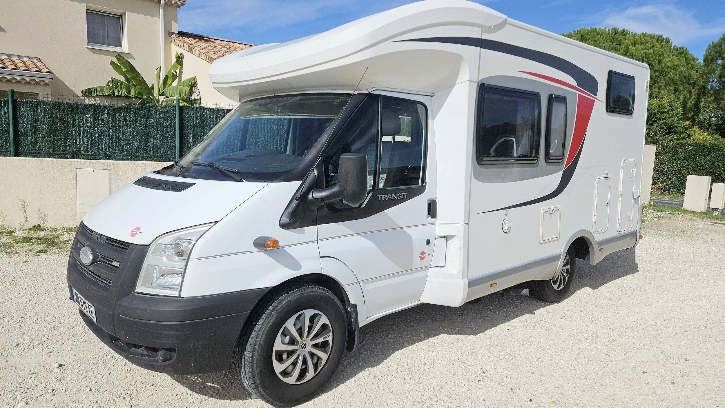schräge Vorderansicht Fiat Fiat ducato - Yescapa