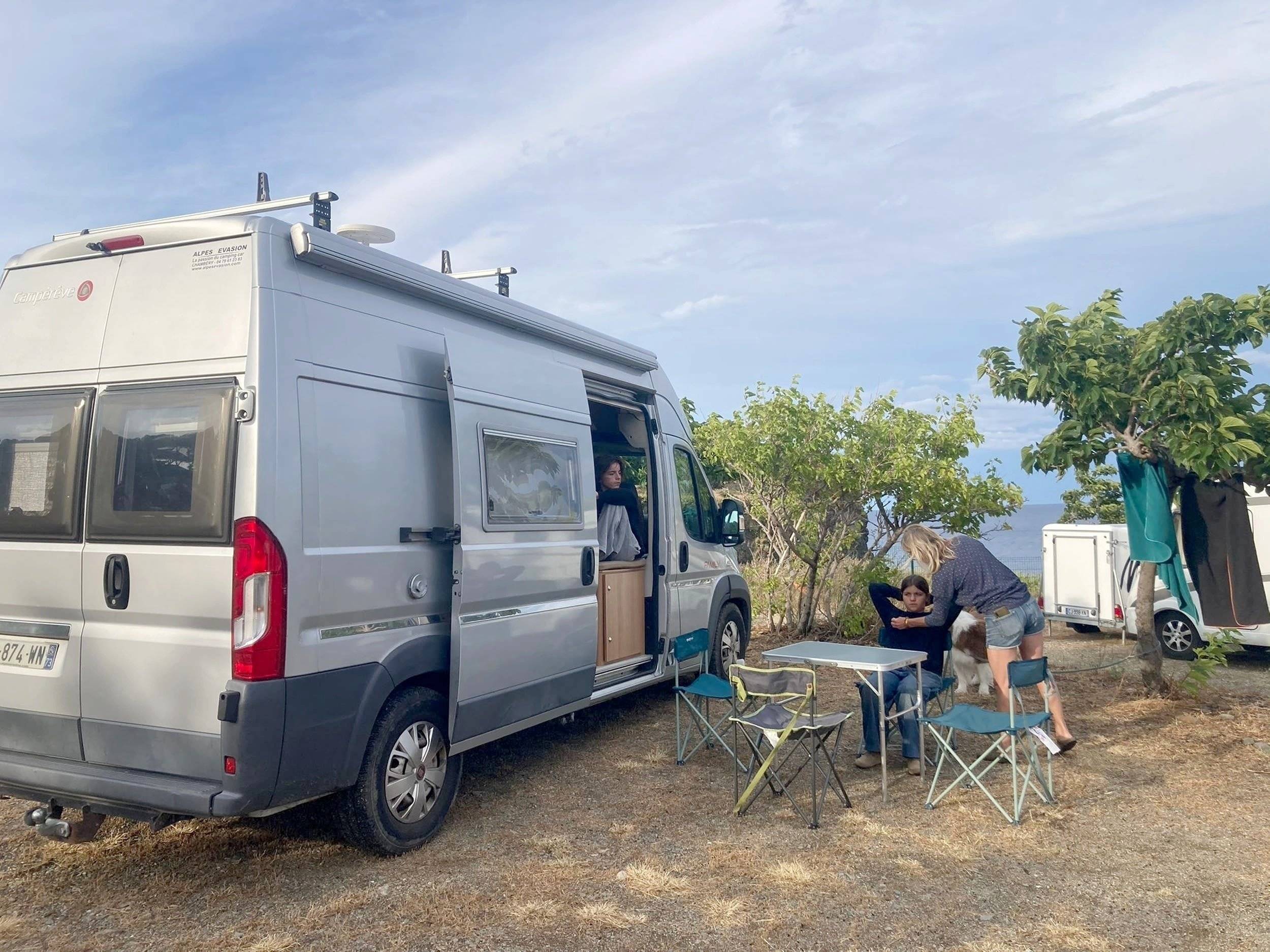 Vue avant de 3/4 Fiat Ducato 2,3 130 ch - Yescapa
