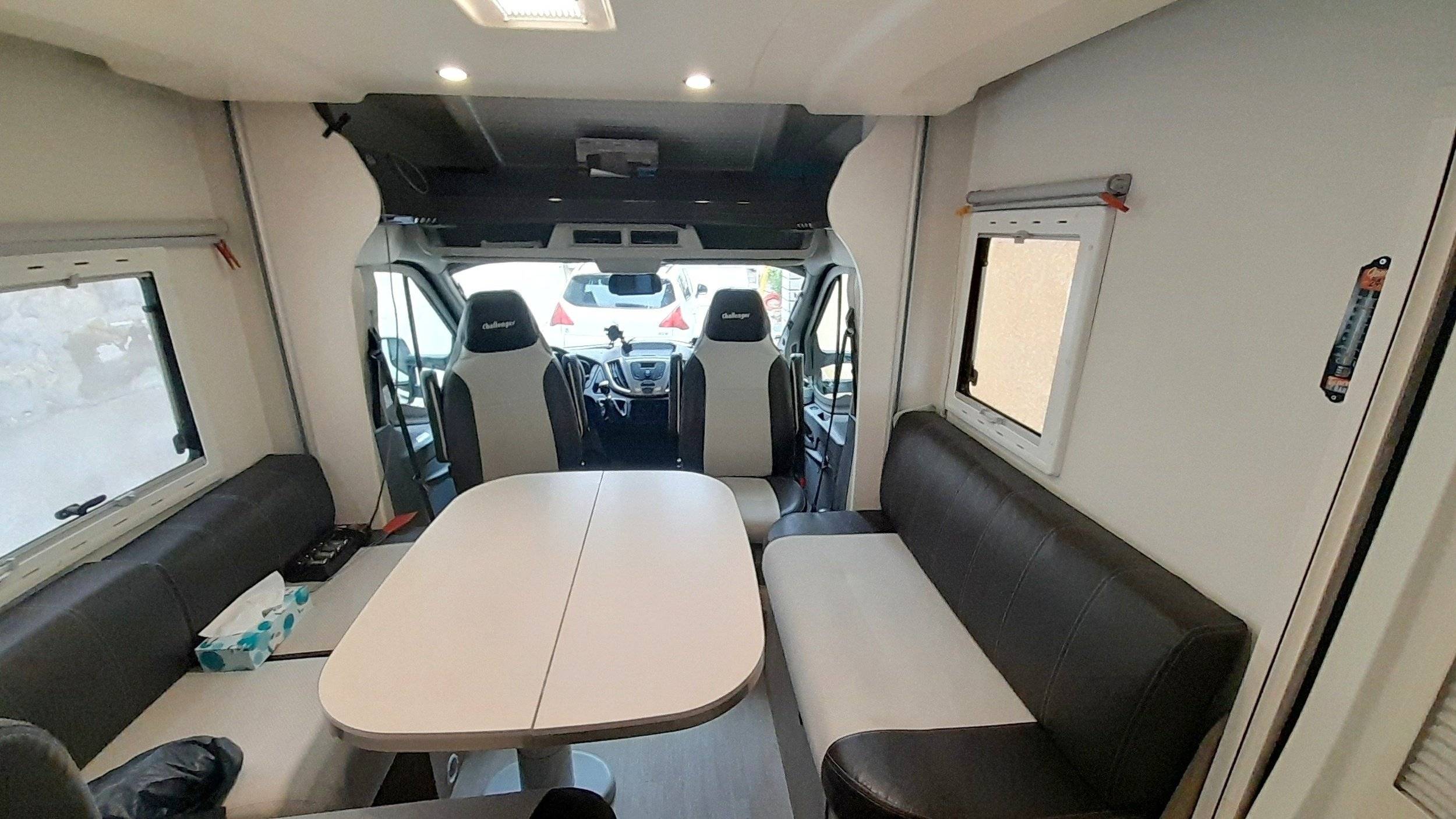 Coin repas Ford ford transit - Yescapa