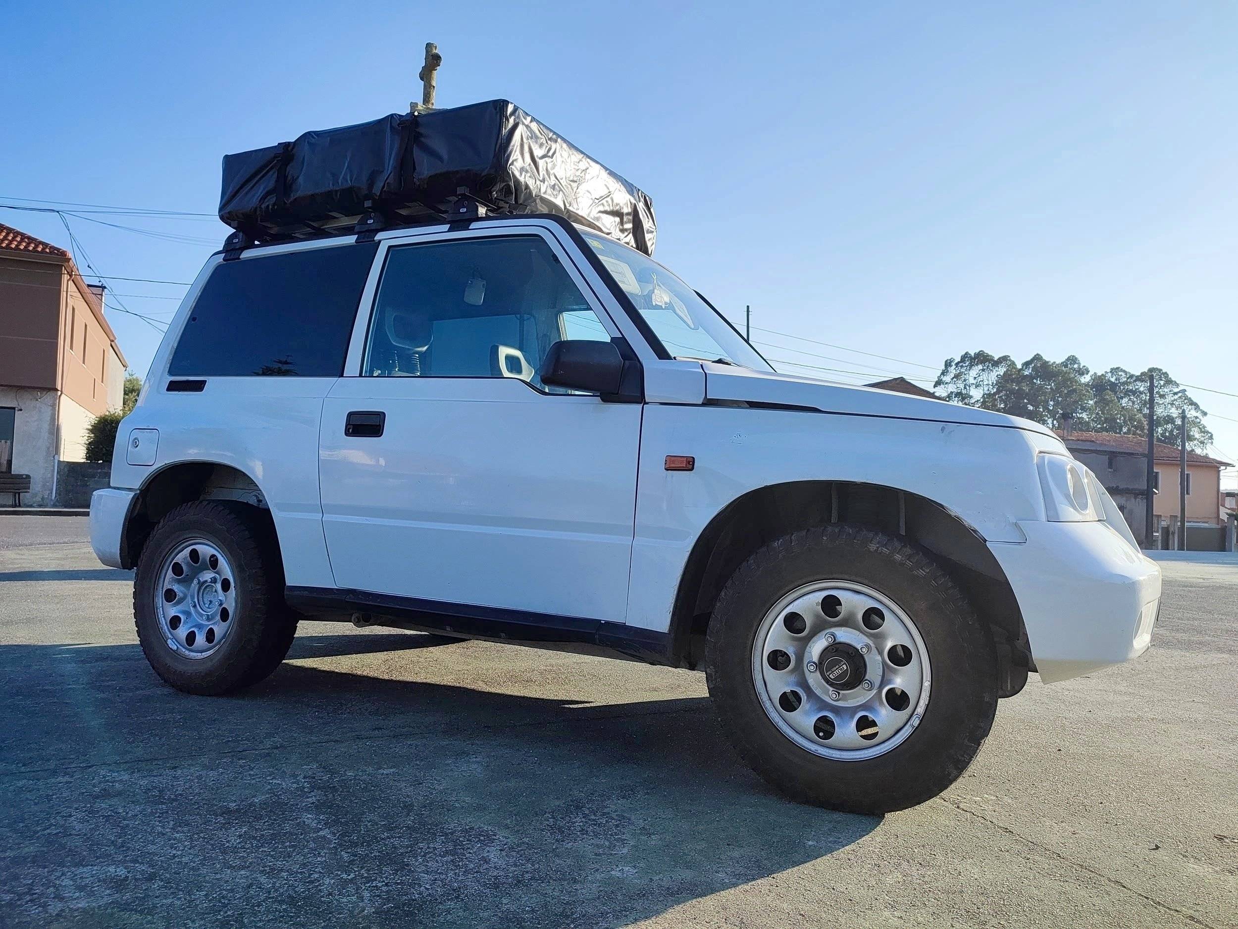 Vue avant de 3/4 Peugeot traveller 1.6 hdi 136cv - Yescapa