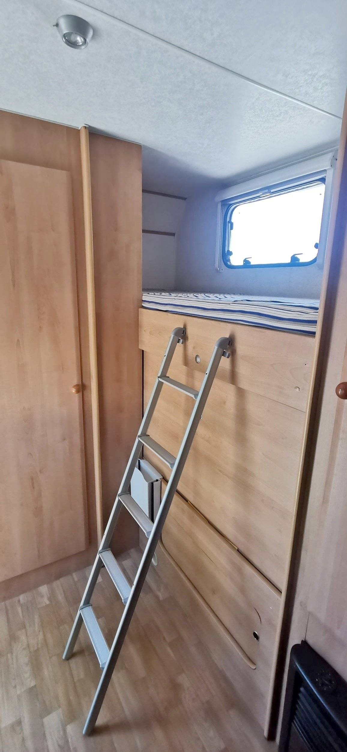 Couchages Fiat Ducato 2.8L 127 cv - Yescapa