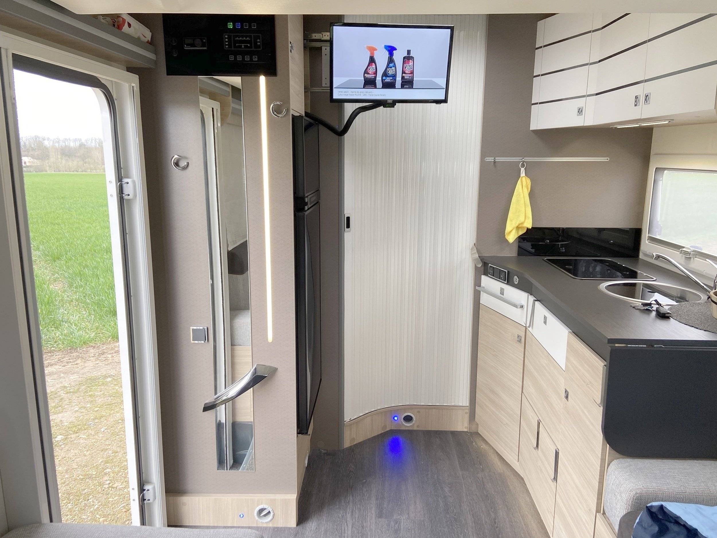 Challenger FORD TRANSIT