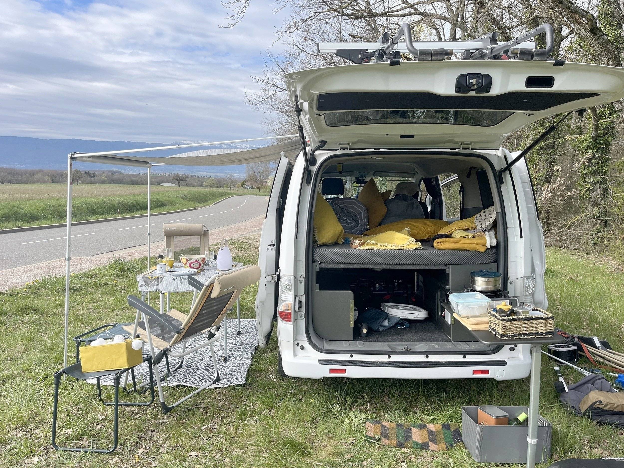 Vue arrière Nissan Env200 - Yescapa