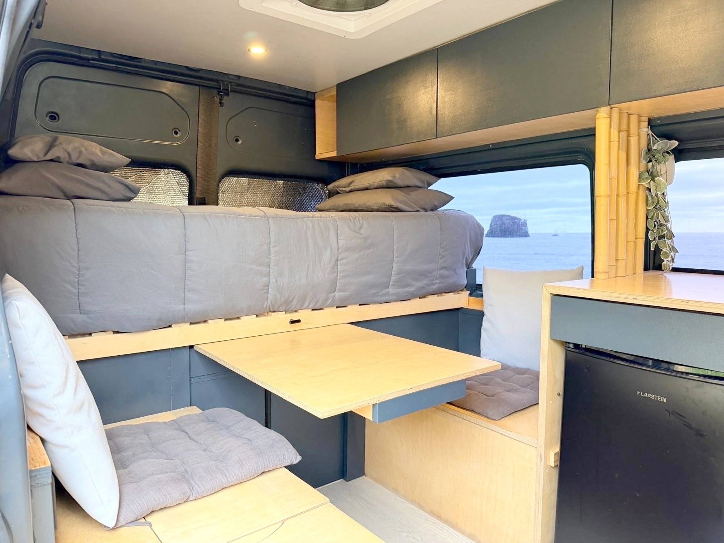 Coin repas Ford Transit - Yescapa
