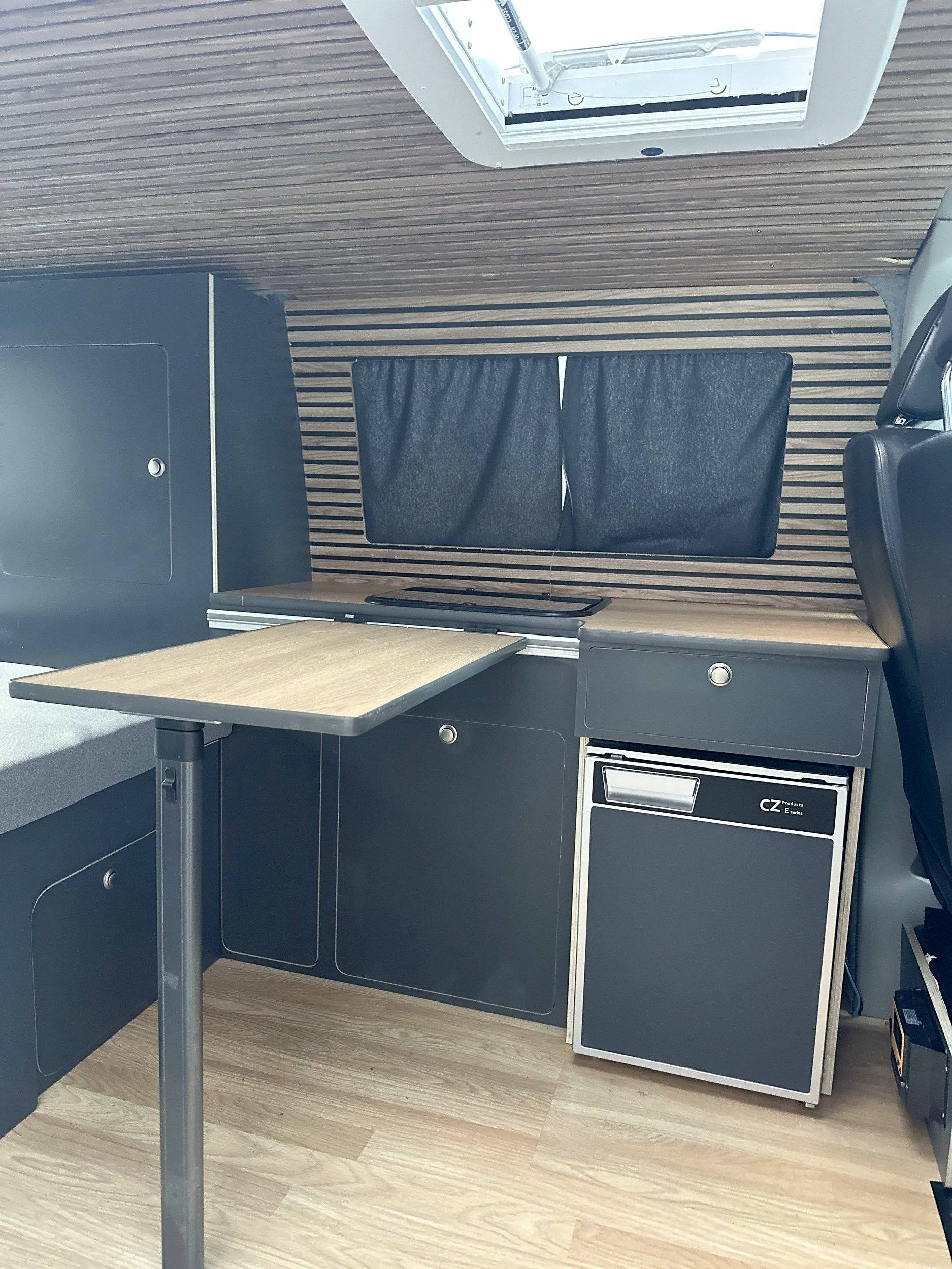 Coin repas Volkswagen T6 - Yescapa