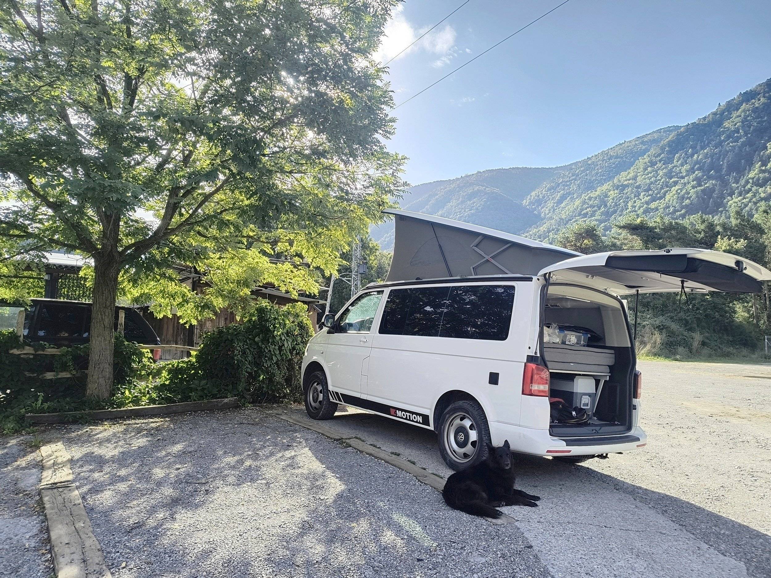 schräge Vorderansicht  - Yescapa