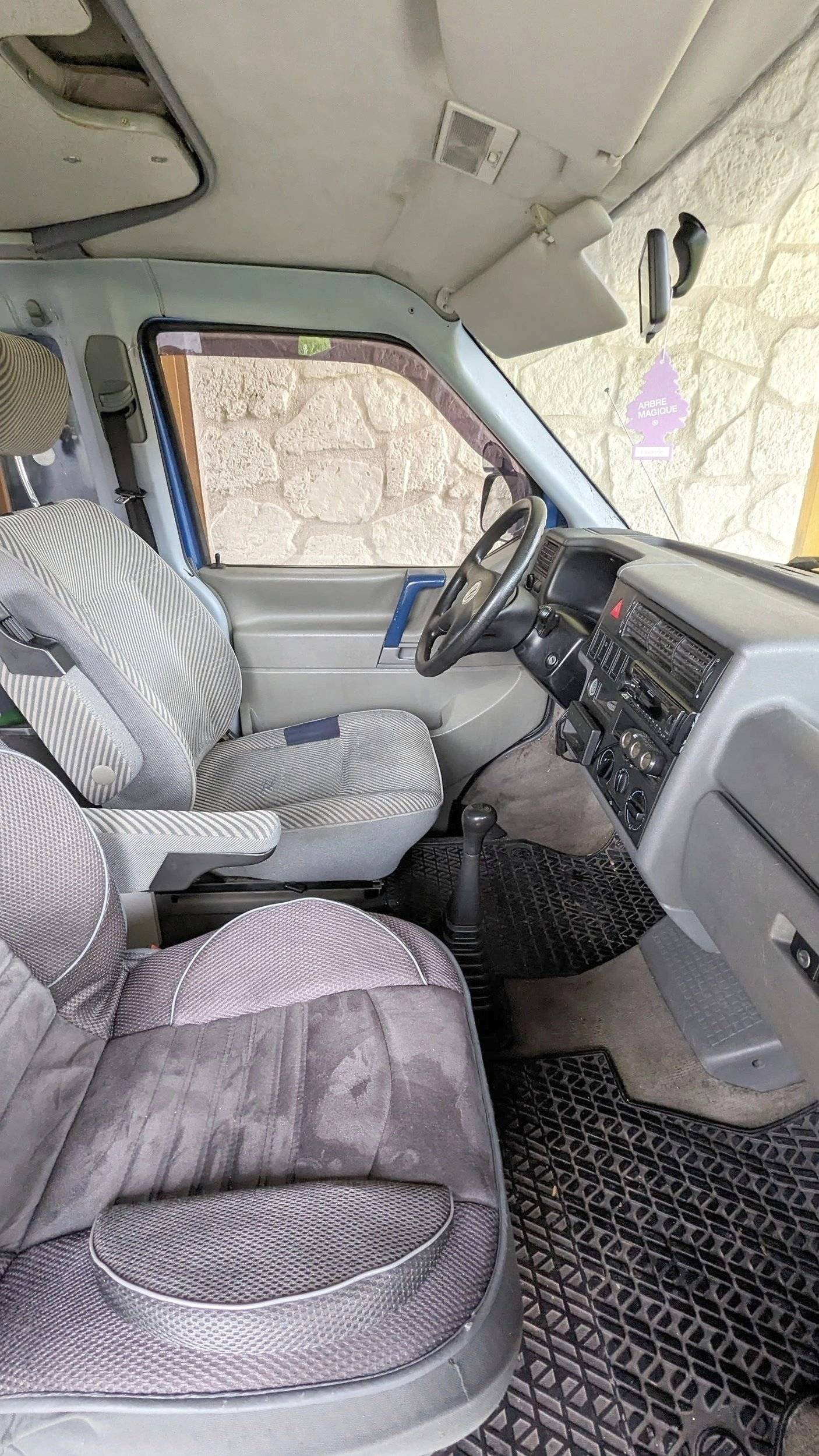Cabina di guida Volkswagen Transporter T4 Multivan - Yescapa