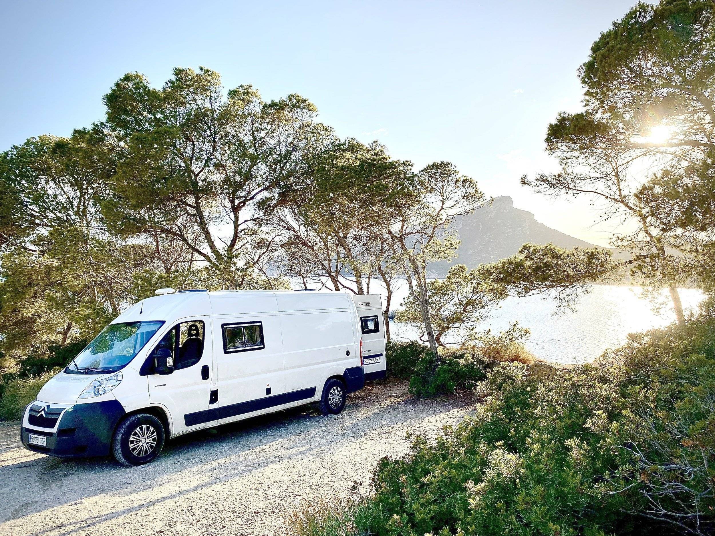 schräge Vorderansicht Peugeot Peugeot Boxer - Yescapa