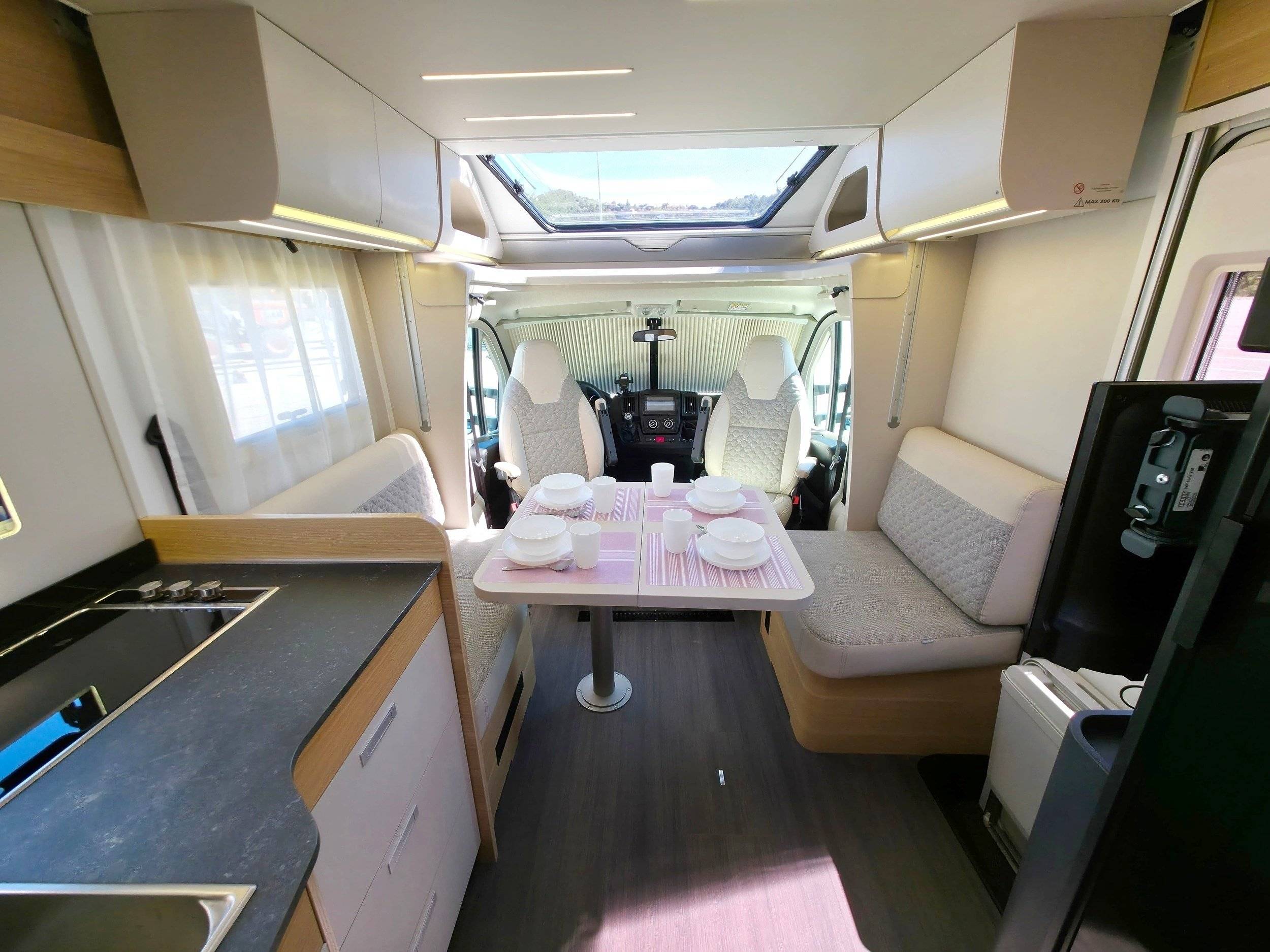 Adria Adria Matrix Axess 650 DC