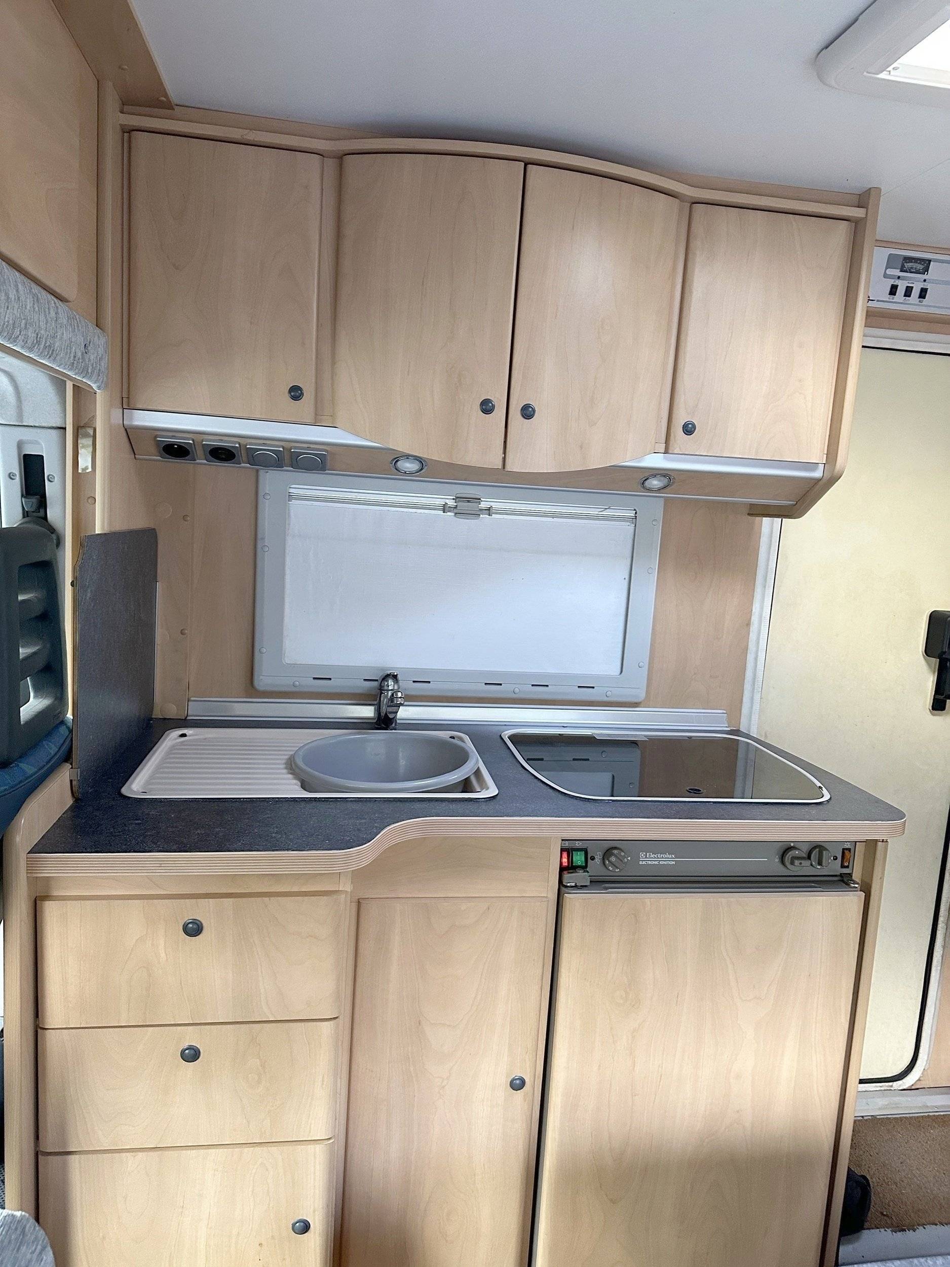 Kitchenette Fiat Ducato 2.8 JTD - Yescapa