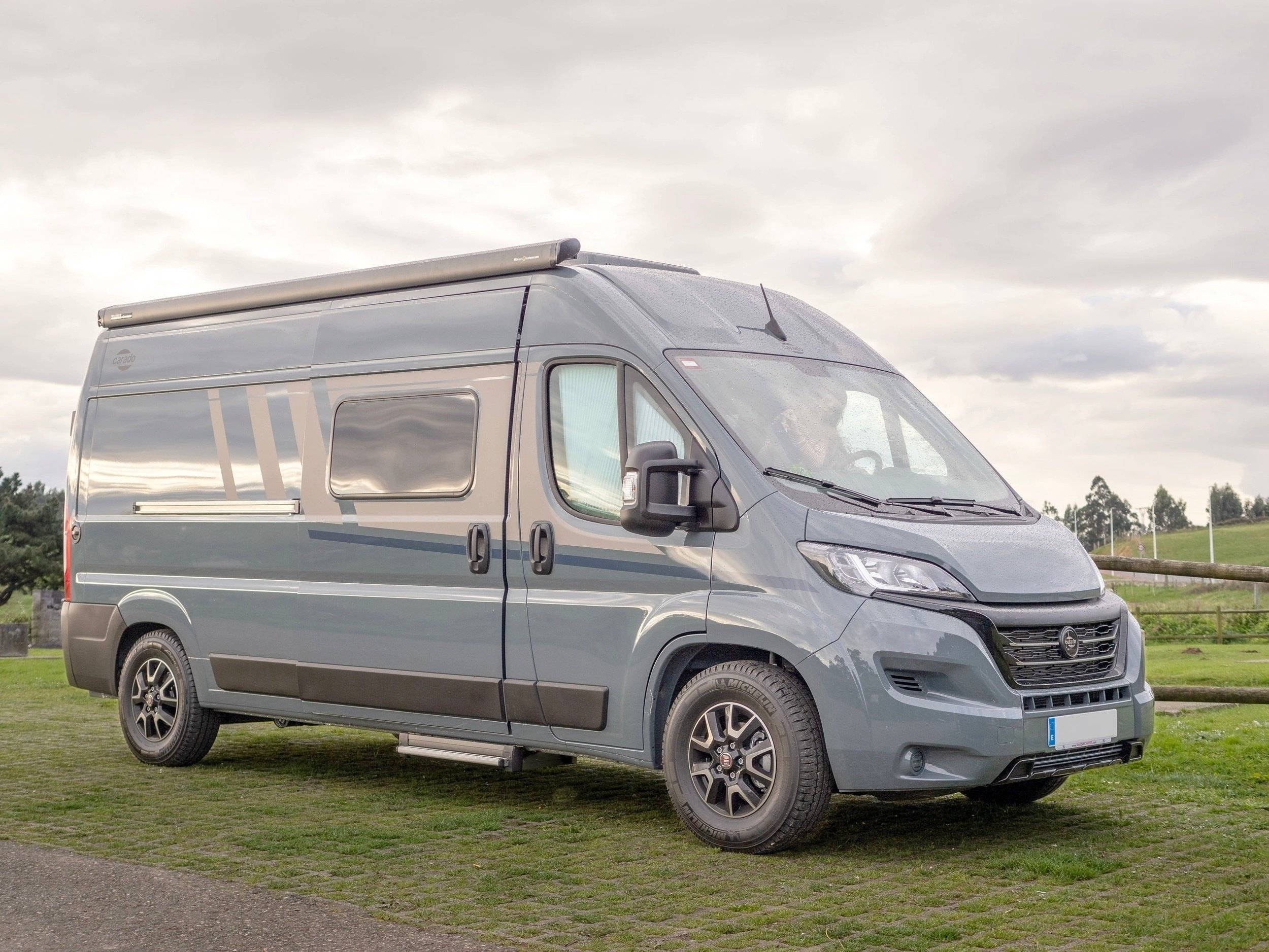 schräge Vorderansicht Fiat Fiat Ducato Multijet 2.2 140CV - Yescapa
