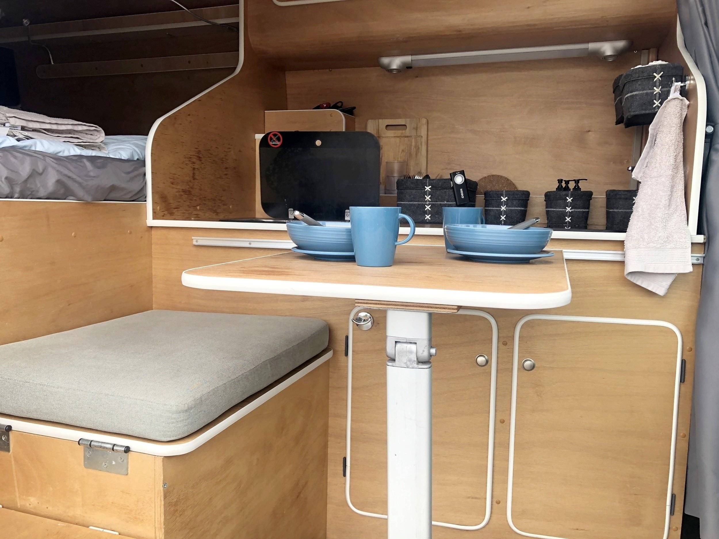 SURF CAMPERVAN ACTIVANS 