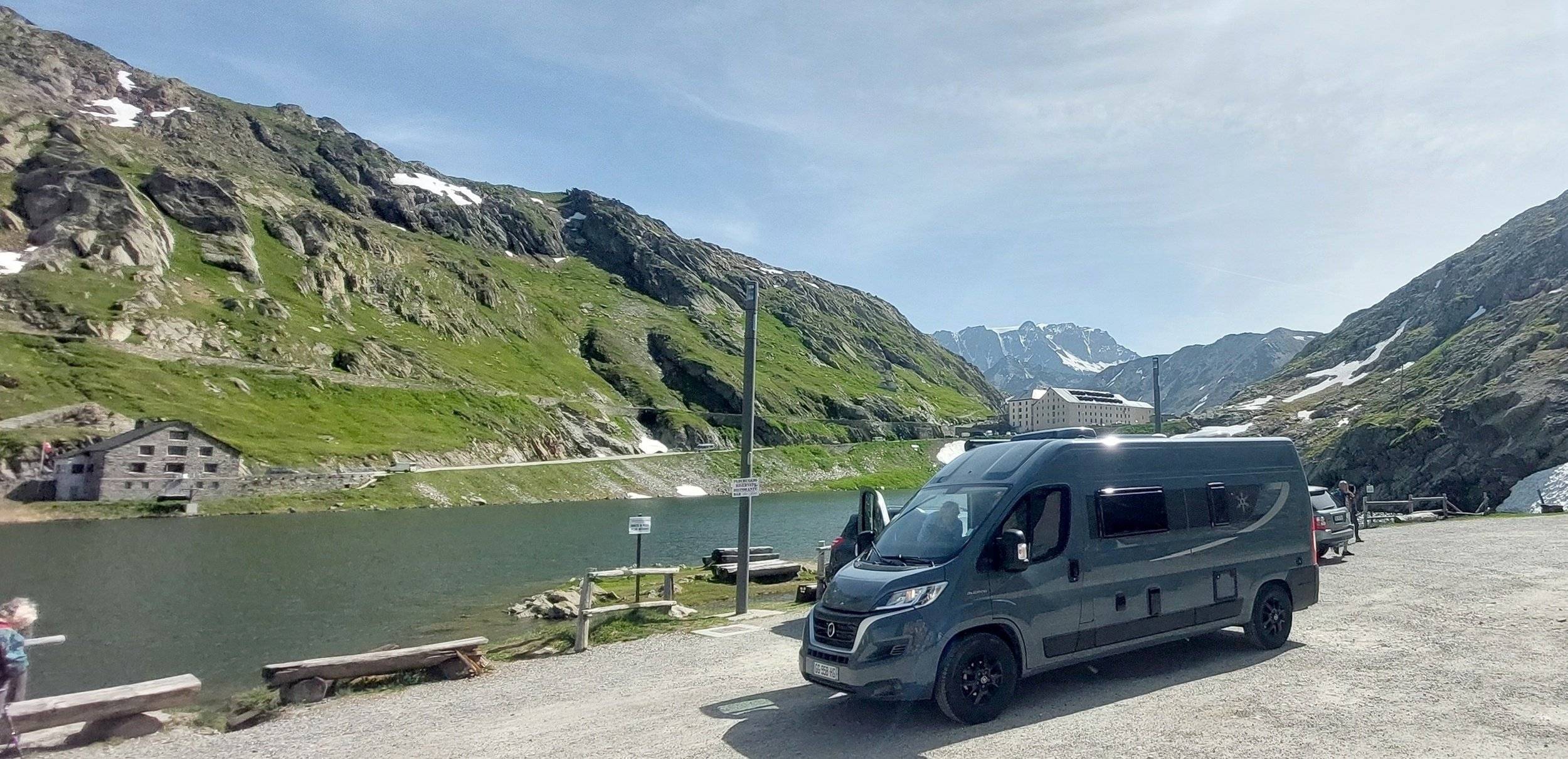 schräge Vorderansicht Fiat Ducato 140 Multijet - Yescapa