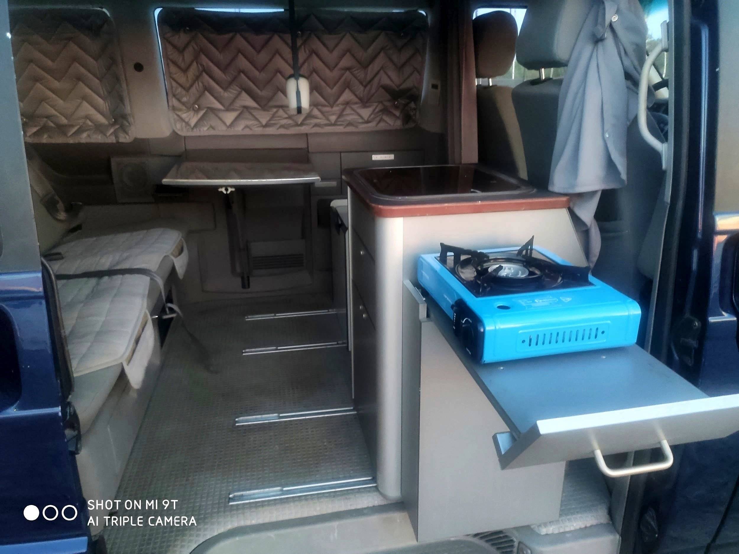 Área de jantar Volkswagen T4 Multivan Westfalia - Yescapa