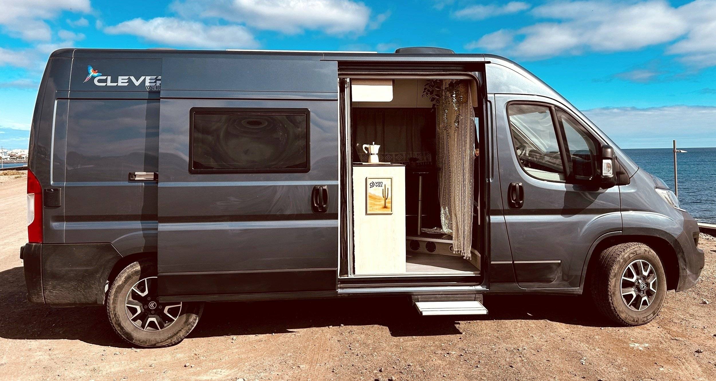 Vista frontale a ¾ Citroën Jumper - Yescapa