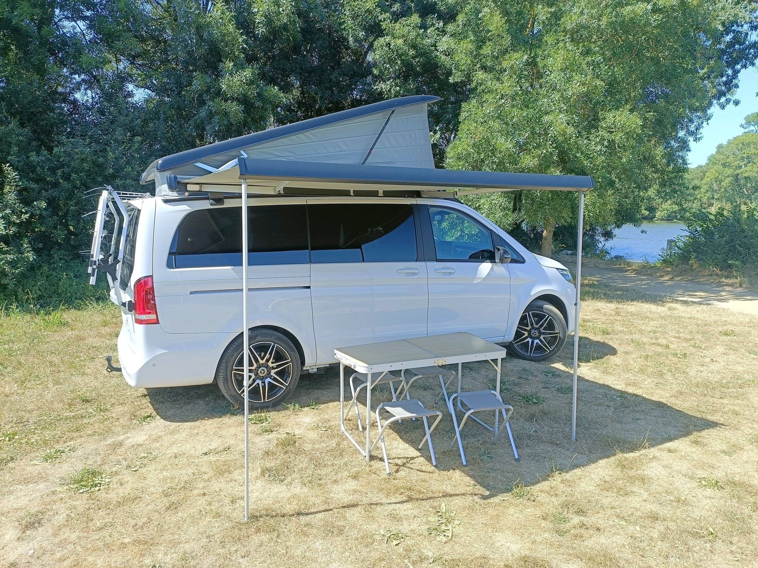 schräge Vorderansicht Mercedes Marco-Polo V250-190cv - Yescapa