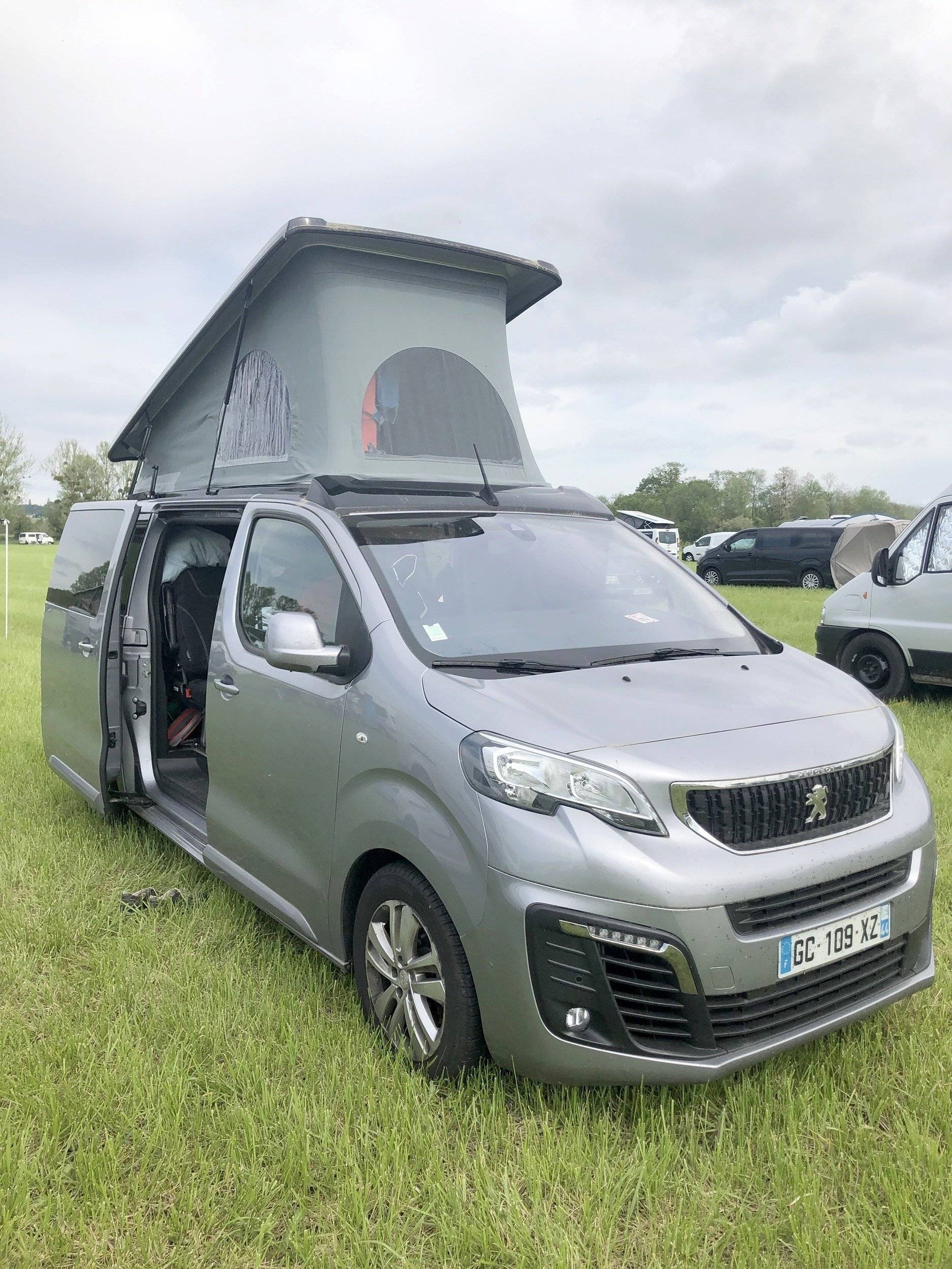 Location Van Olivet 62047 my kit van Expert 180 ch ea… Yescapa