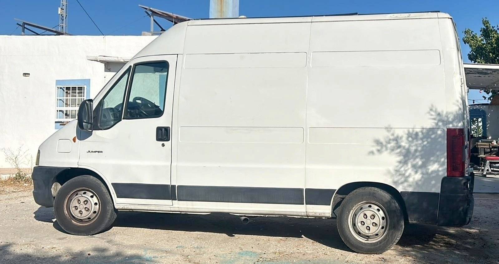 Vista de 3/4 Citroën Citroën jumper - Yescapa