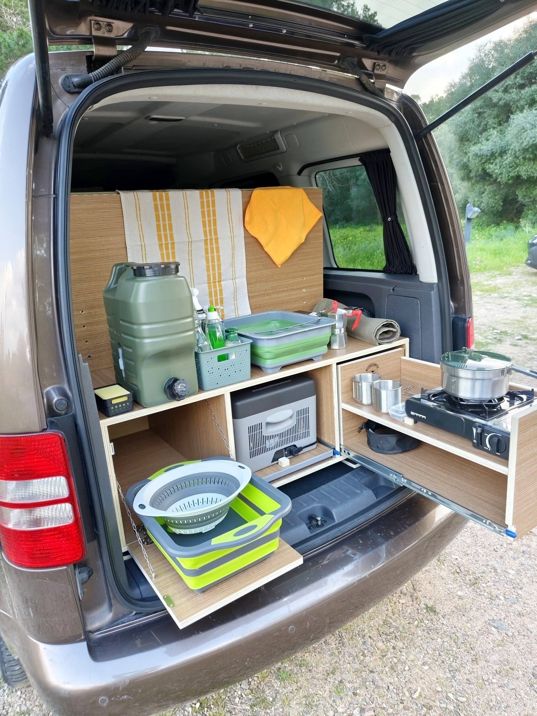 Angolo cucina Volkswagen Caddy 1,6 l 75ch - Yescapa