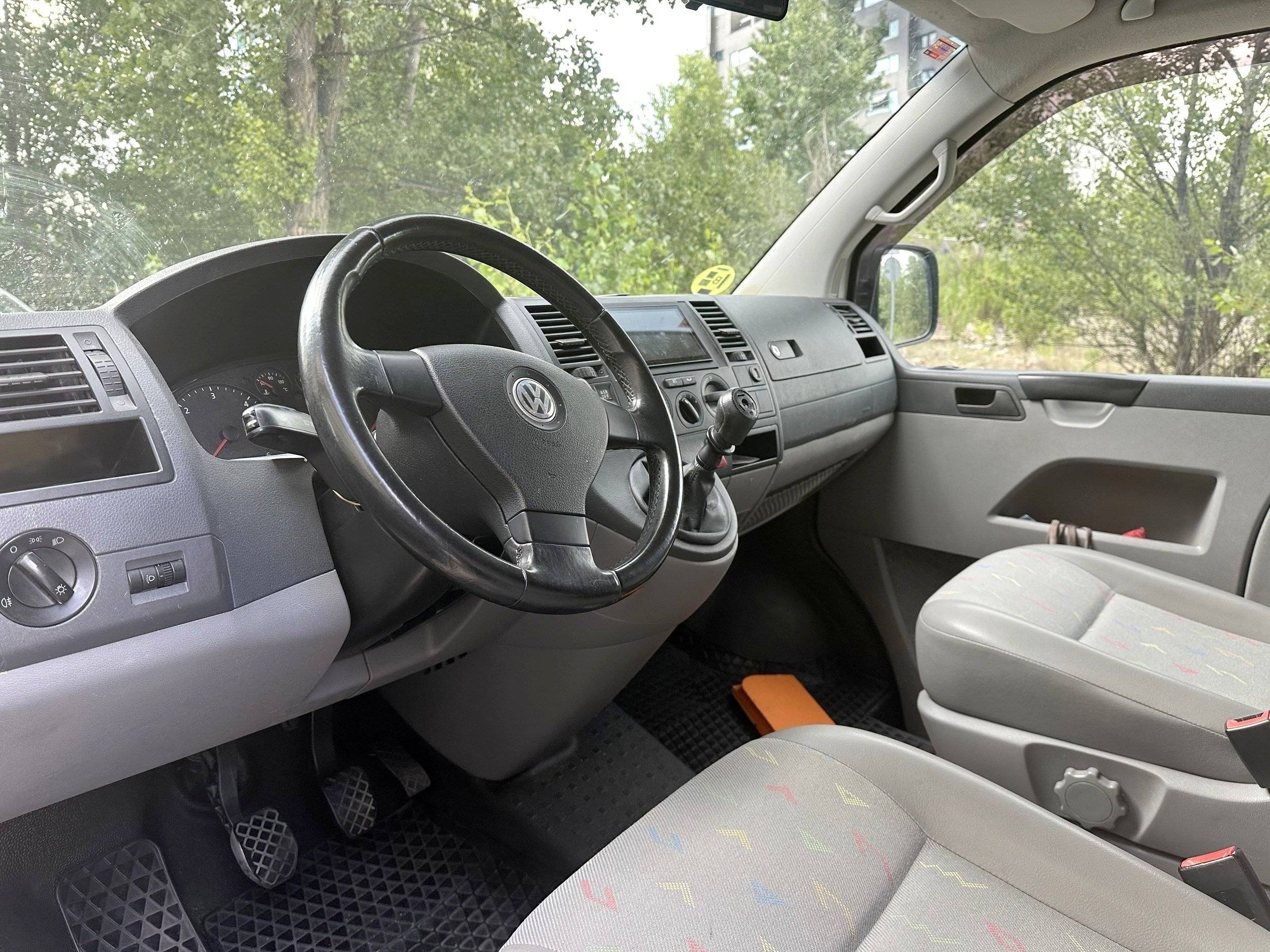 Volkswagen T5 2,5 l 130 ch