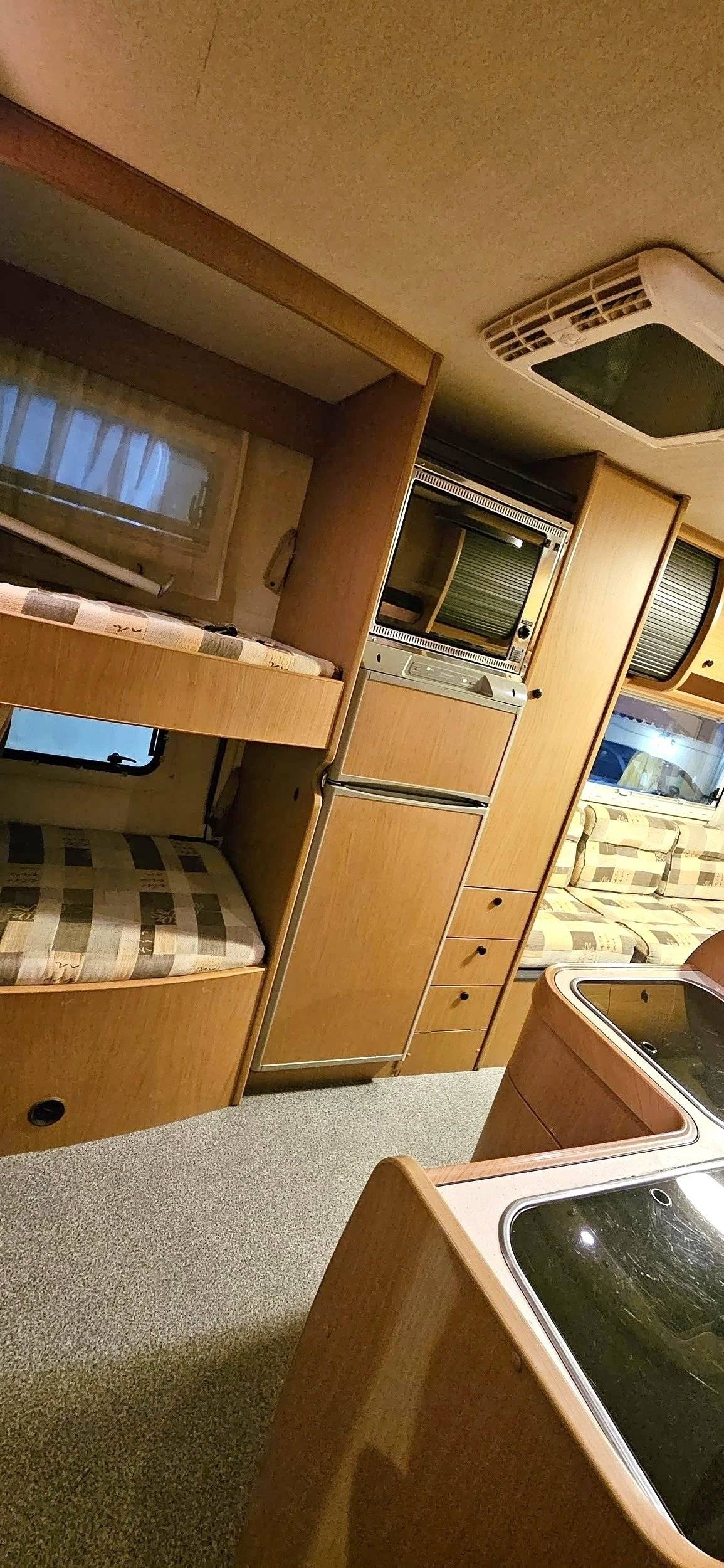 slaapplaatsen Fiat Ducato 2.8 jtd - Yescapa