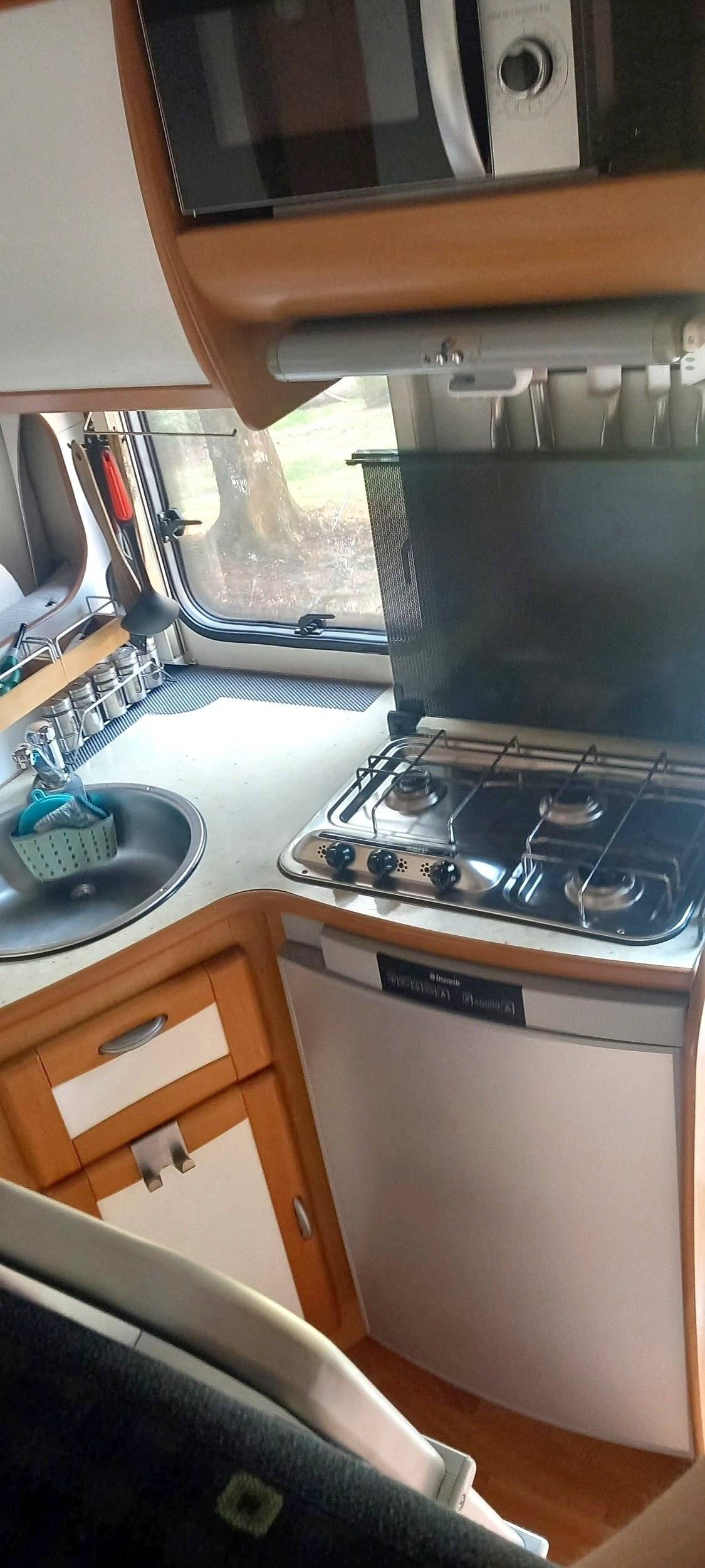 Kochnische Fiat Ducato 2,8 JTD - Yescapa