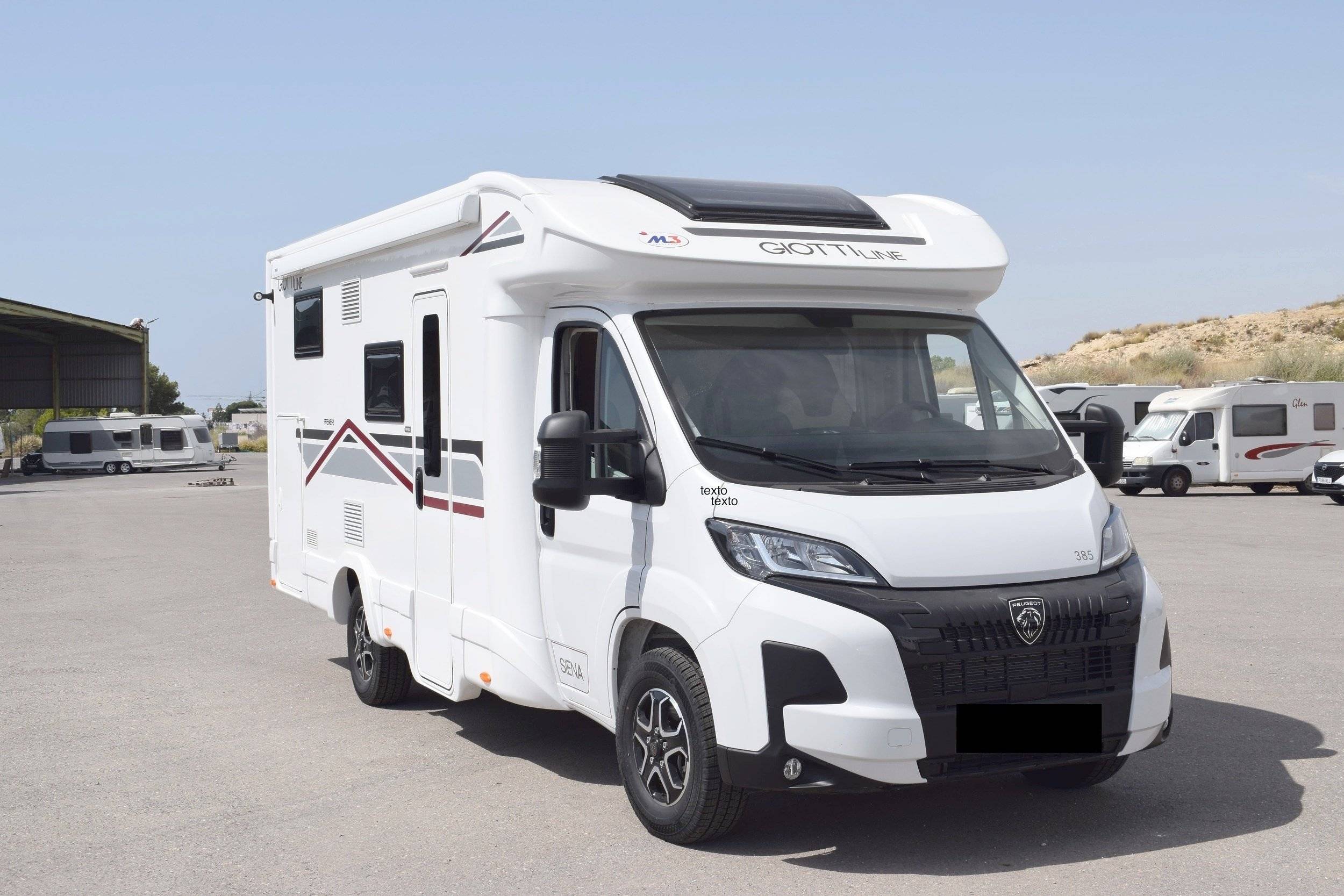 Front view from 3/4 Peugeot - Yescapa