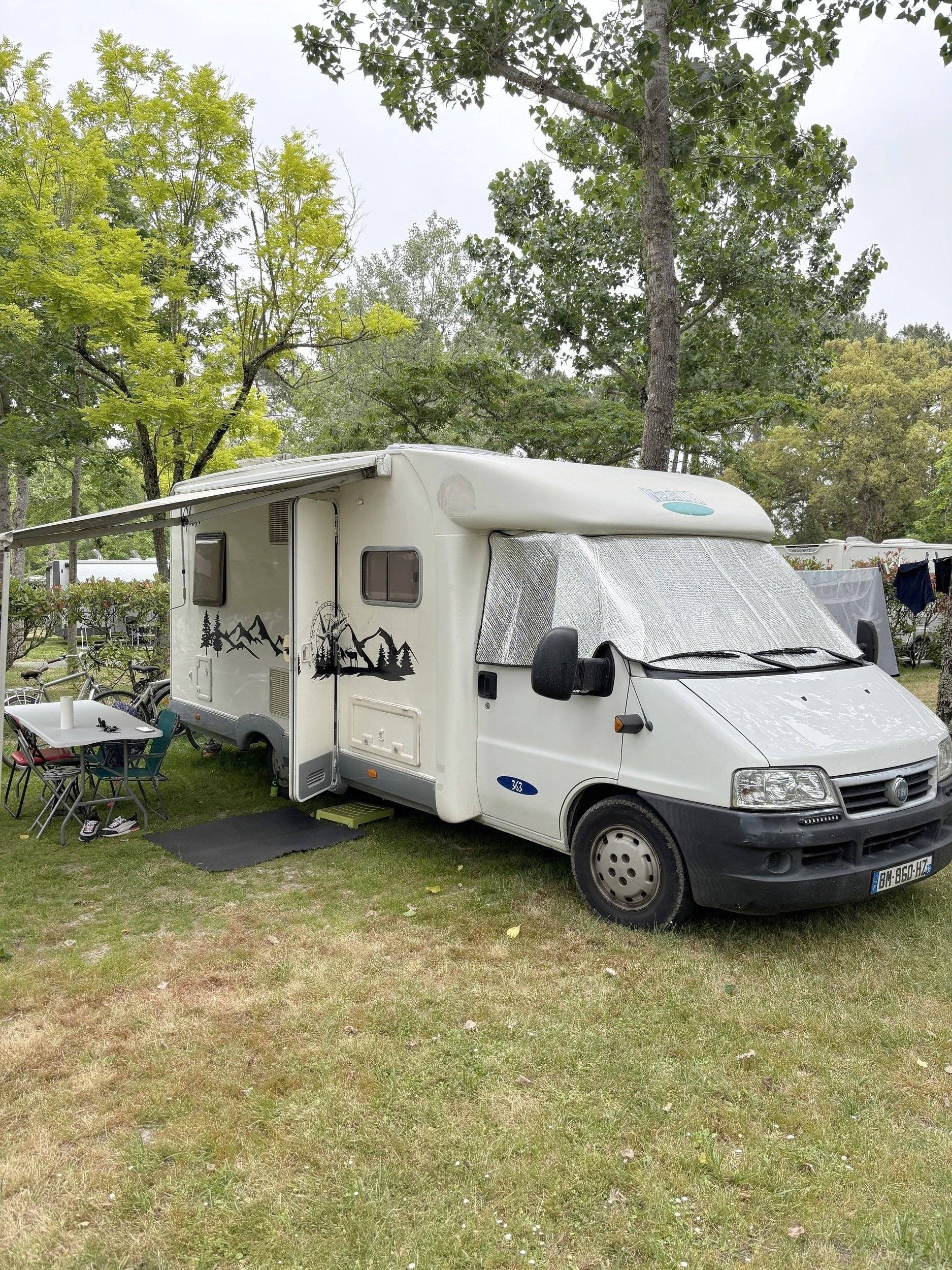 Voorkant 3/4 Fiat Ducato 2.8 JTD - Yescapa