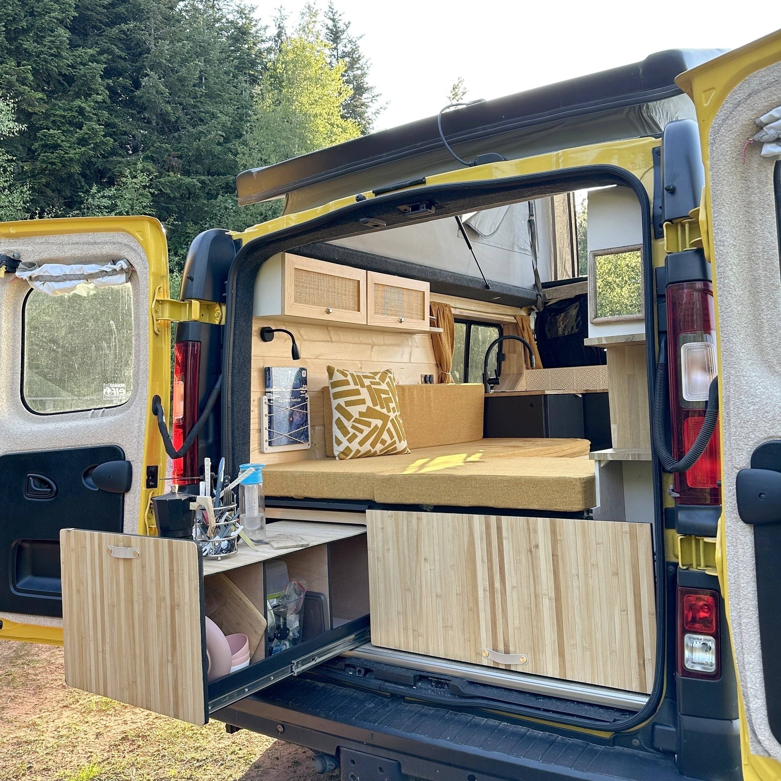 East Van RENAULT TRAFIC