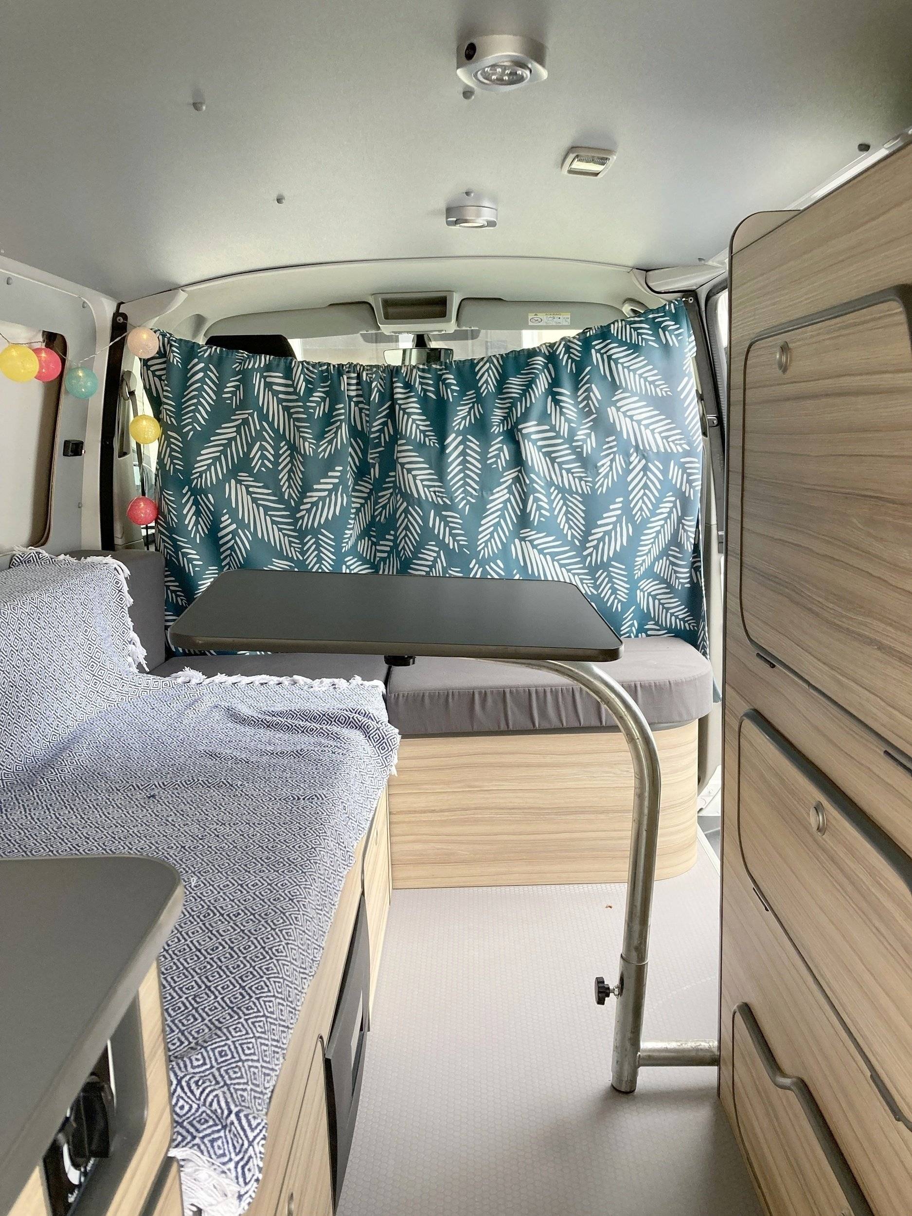 Eethoek Volkswagen Transporter 2,0 l 102 ch - Yescapa