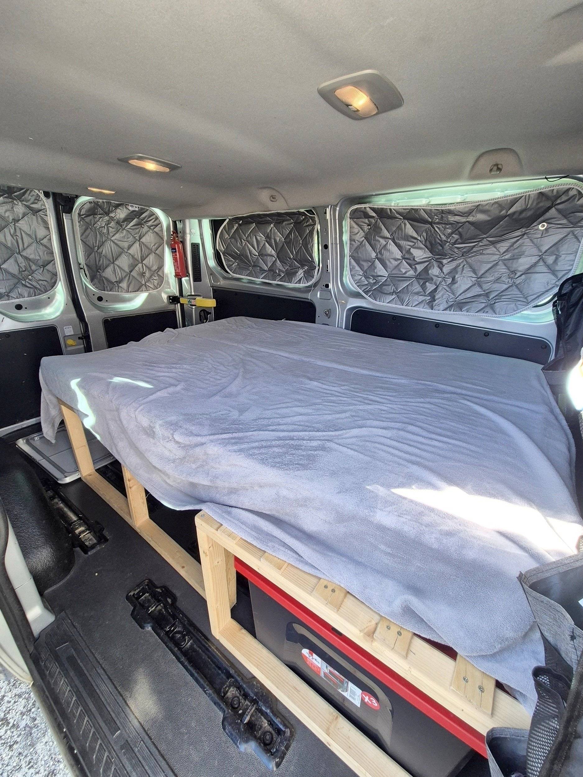 Schlafplätze Ford Transit custom - Yescapa