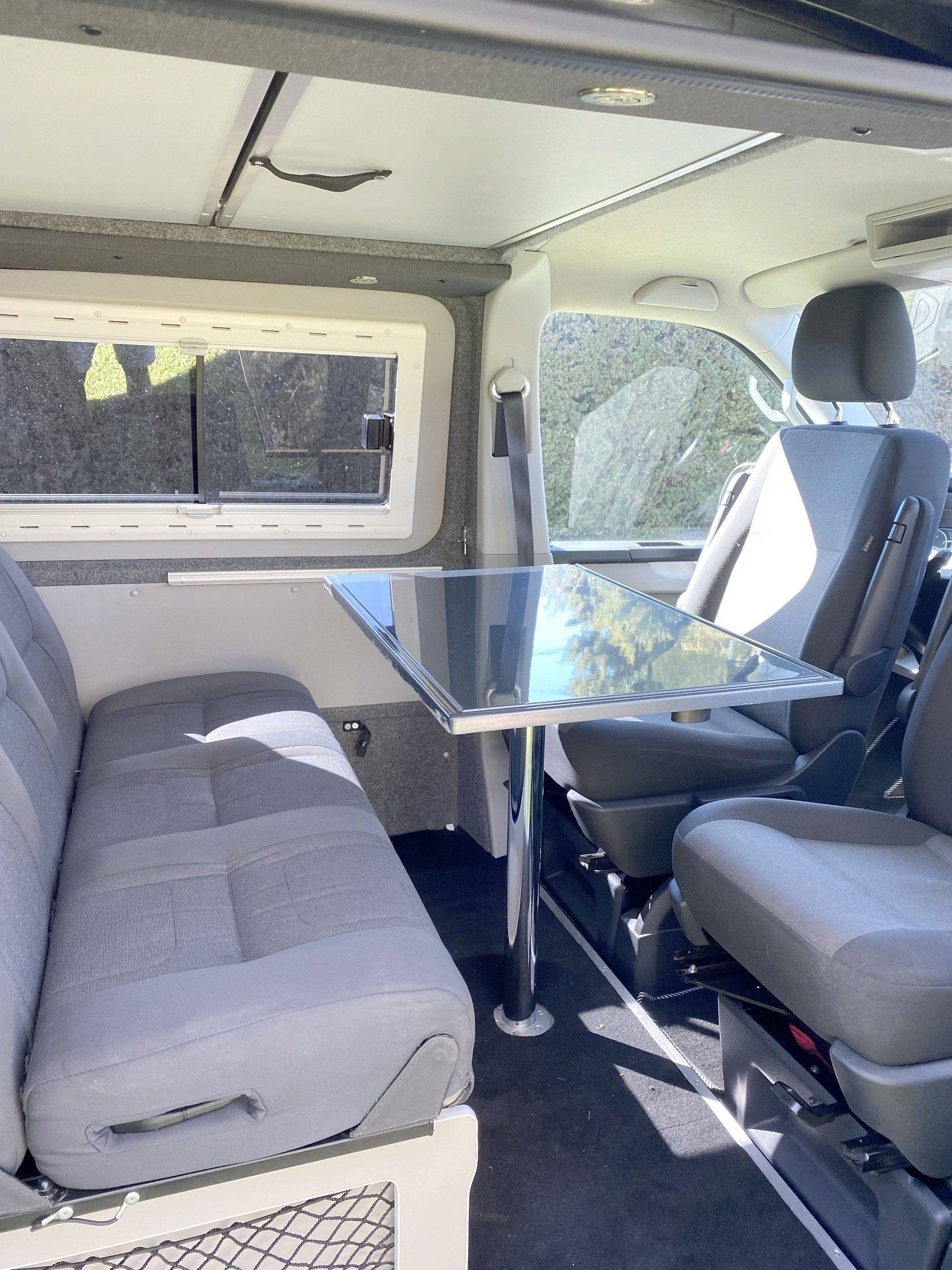 Loisirs 12 Connect Van