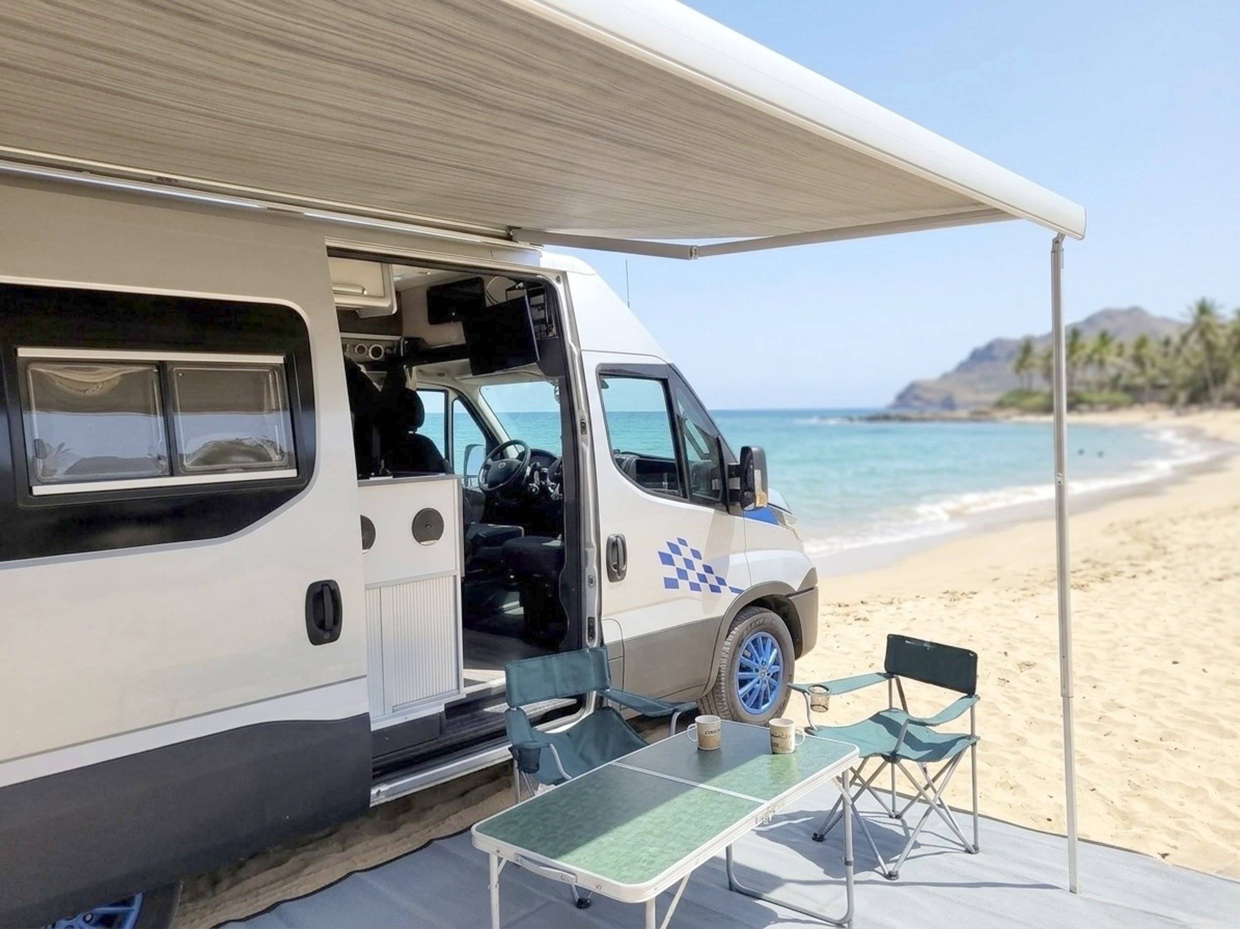 Vue avant de 3/4 Iveco - Yescapa