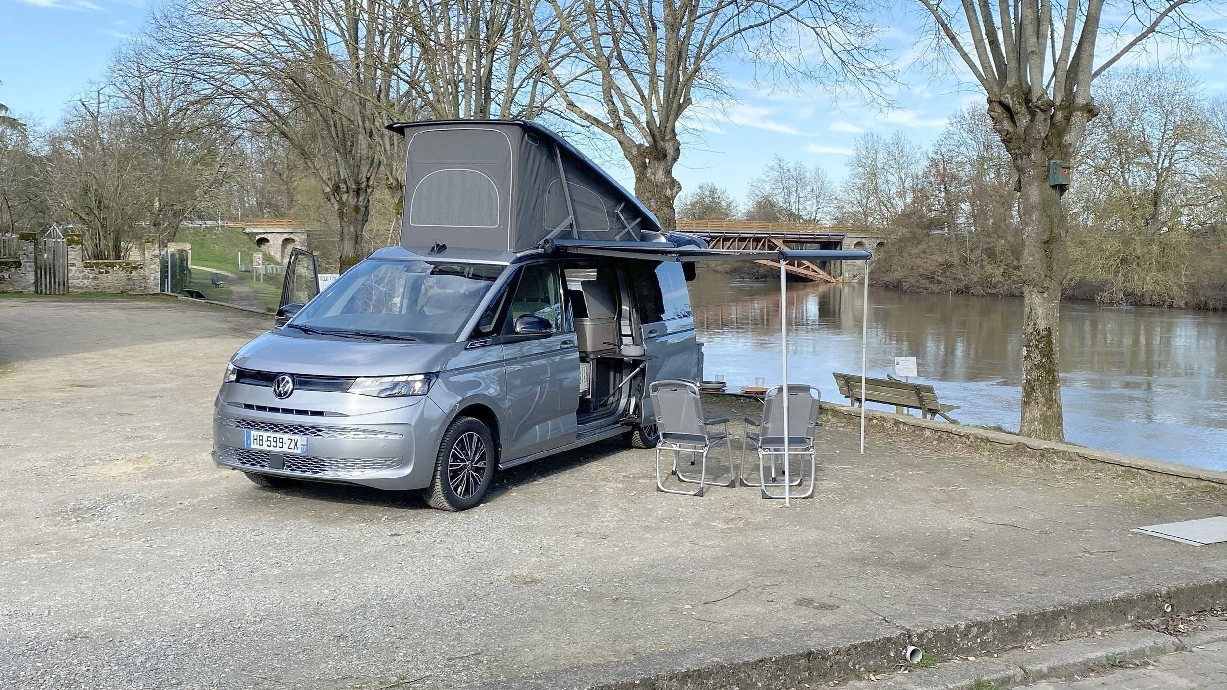 Vista del vehicle angle davanter Volkswagen - Yescapa