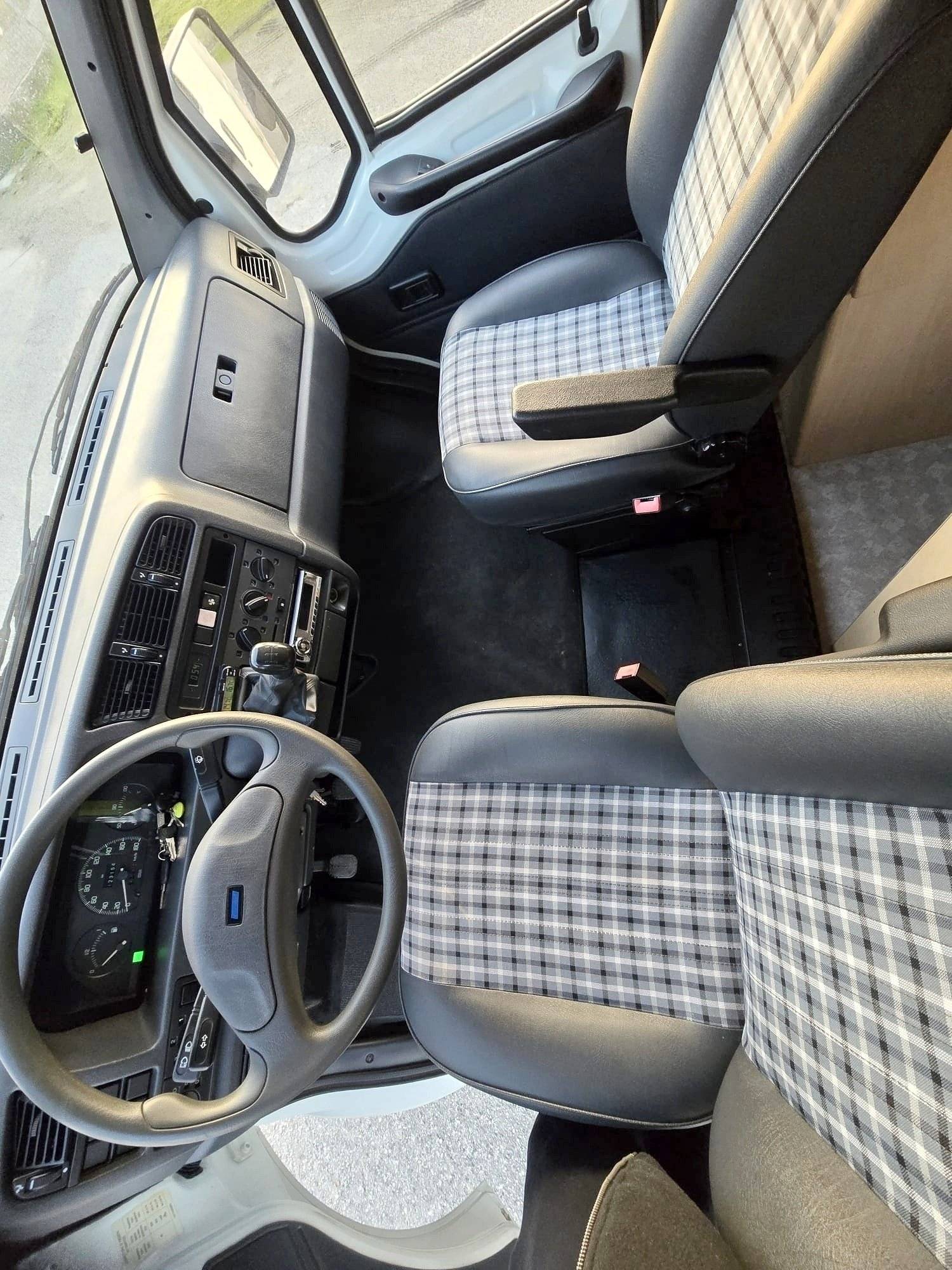 Challenger 2,0 l 115 ch