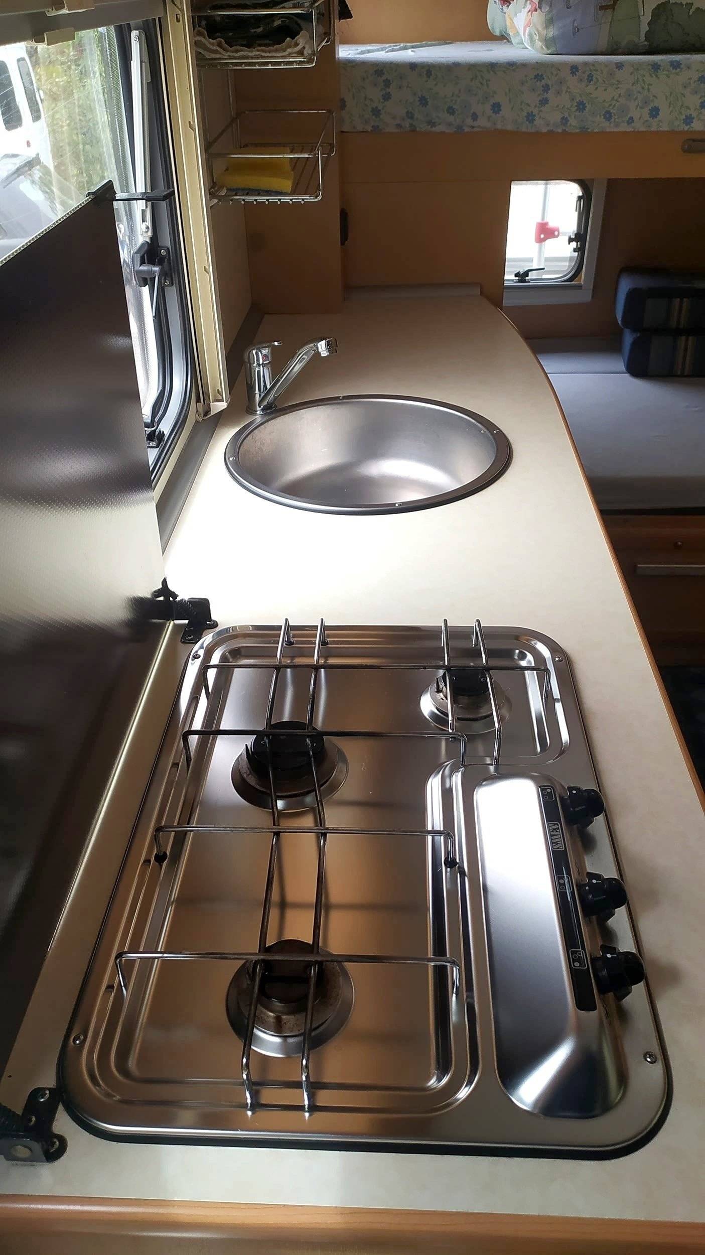 Angolo cucina Fiat Ducato 2,3 l 120 ch - Yescapa
