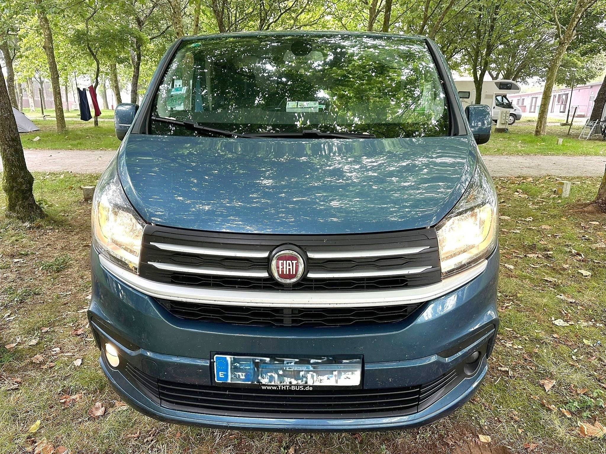 Vue avant de 3/4 Fiat Fiat talento - Yescapa