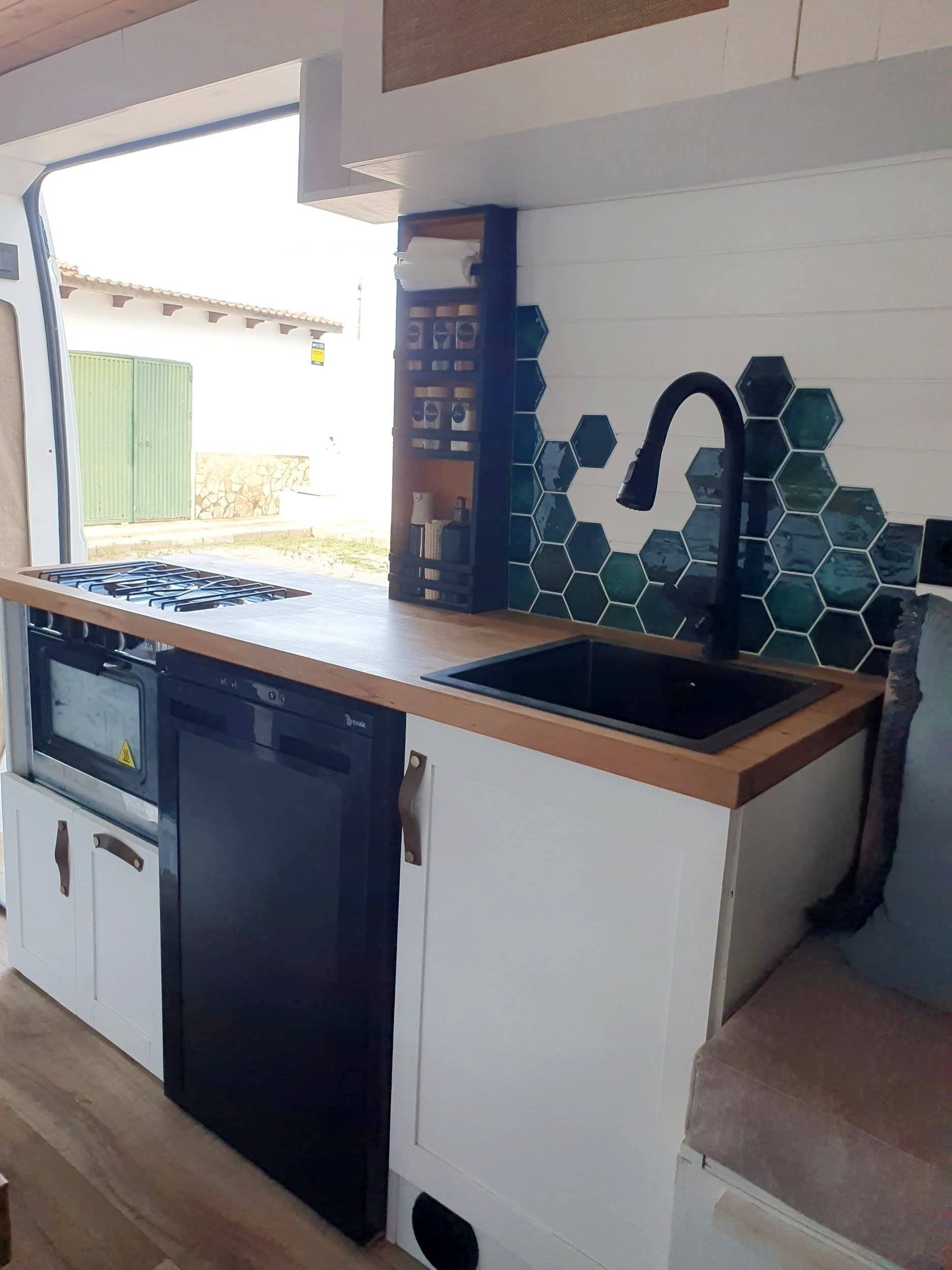 Kitchenette Citroën Jumper 2,0 l 130 ch - Yescapa