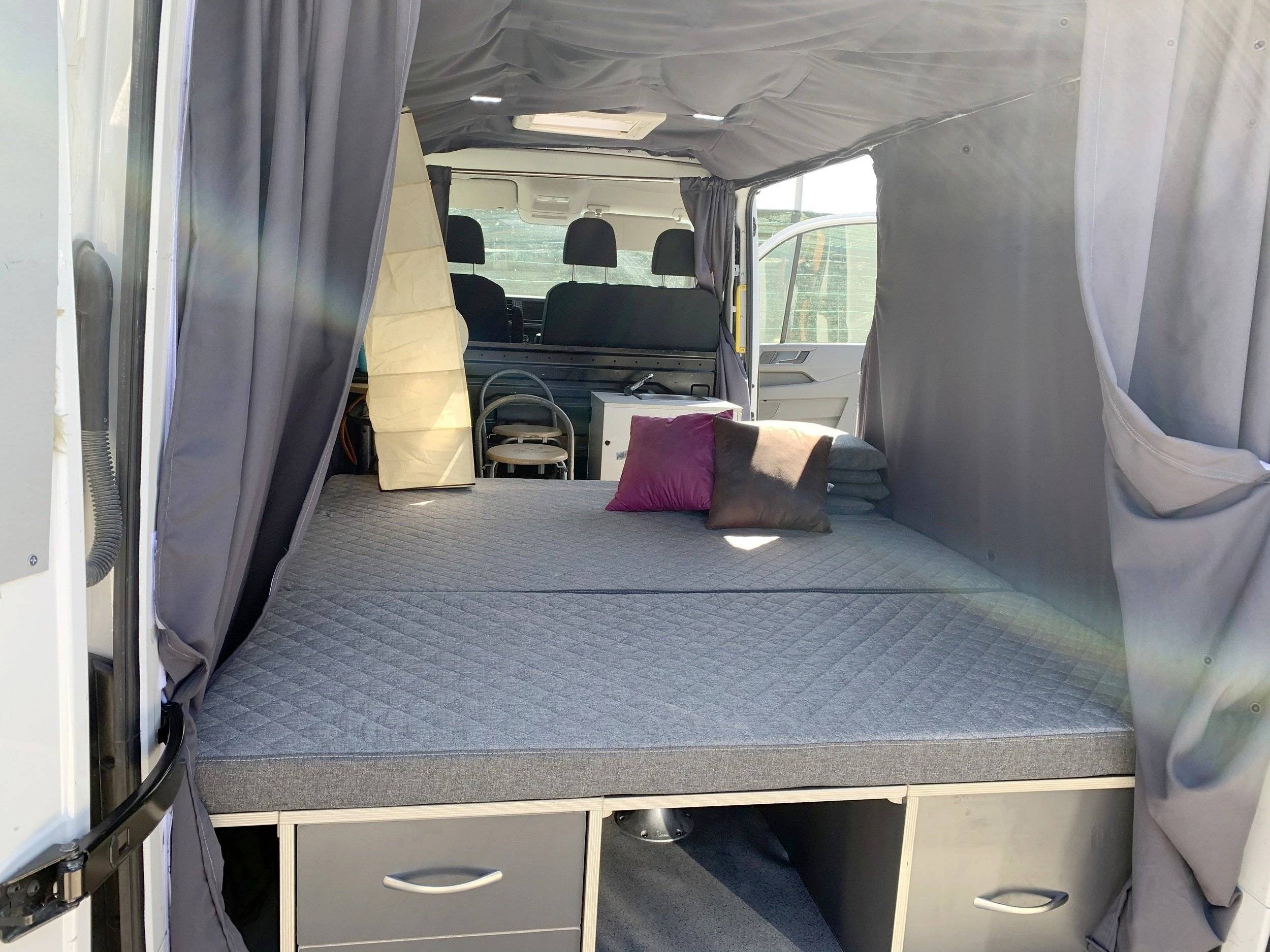 Slaapplaatsen Volkswagen Crafter 2,0 l 102 ch - Yescapa