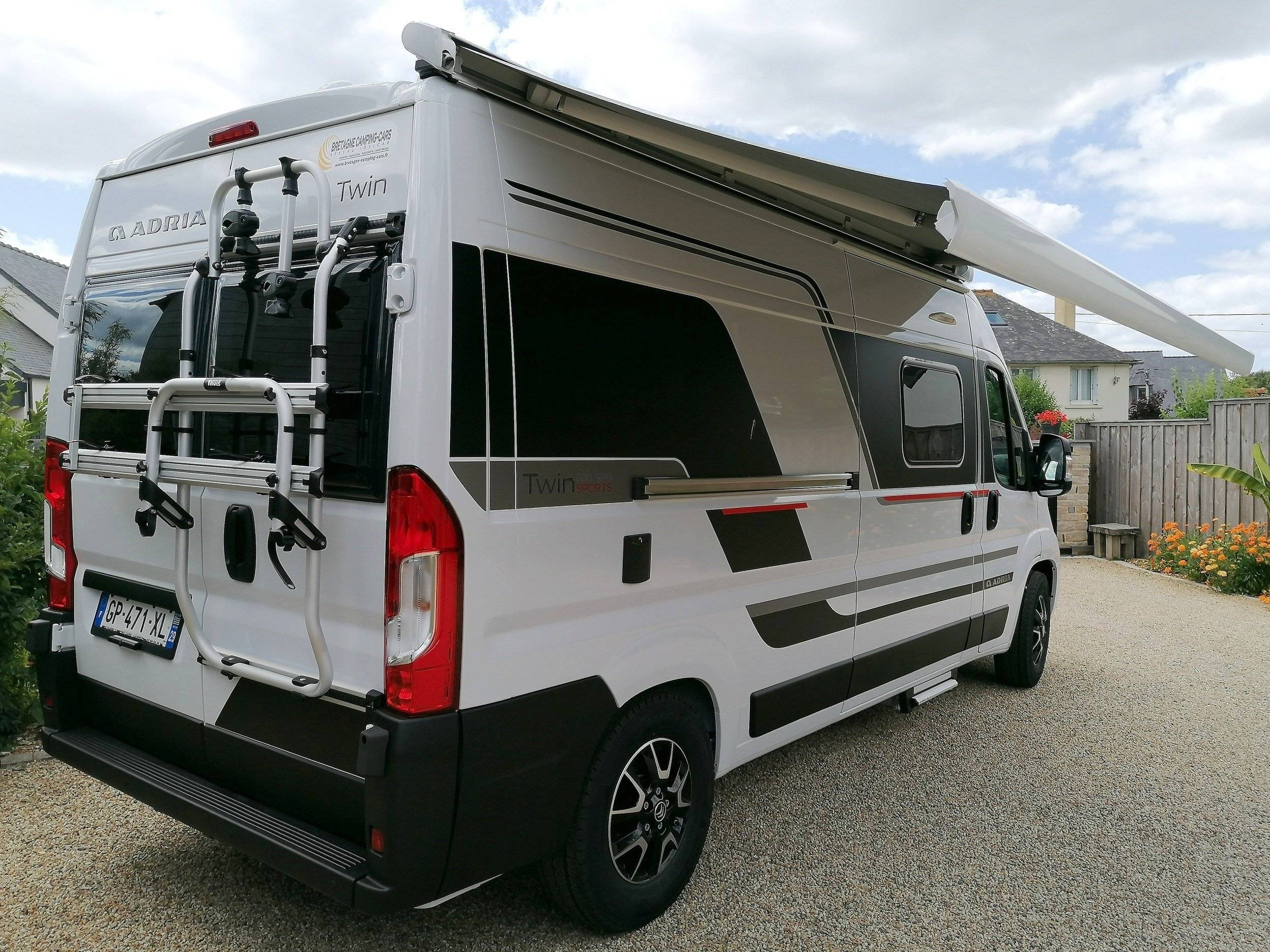 Adria Twin