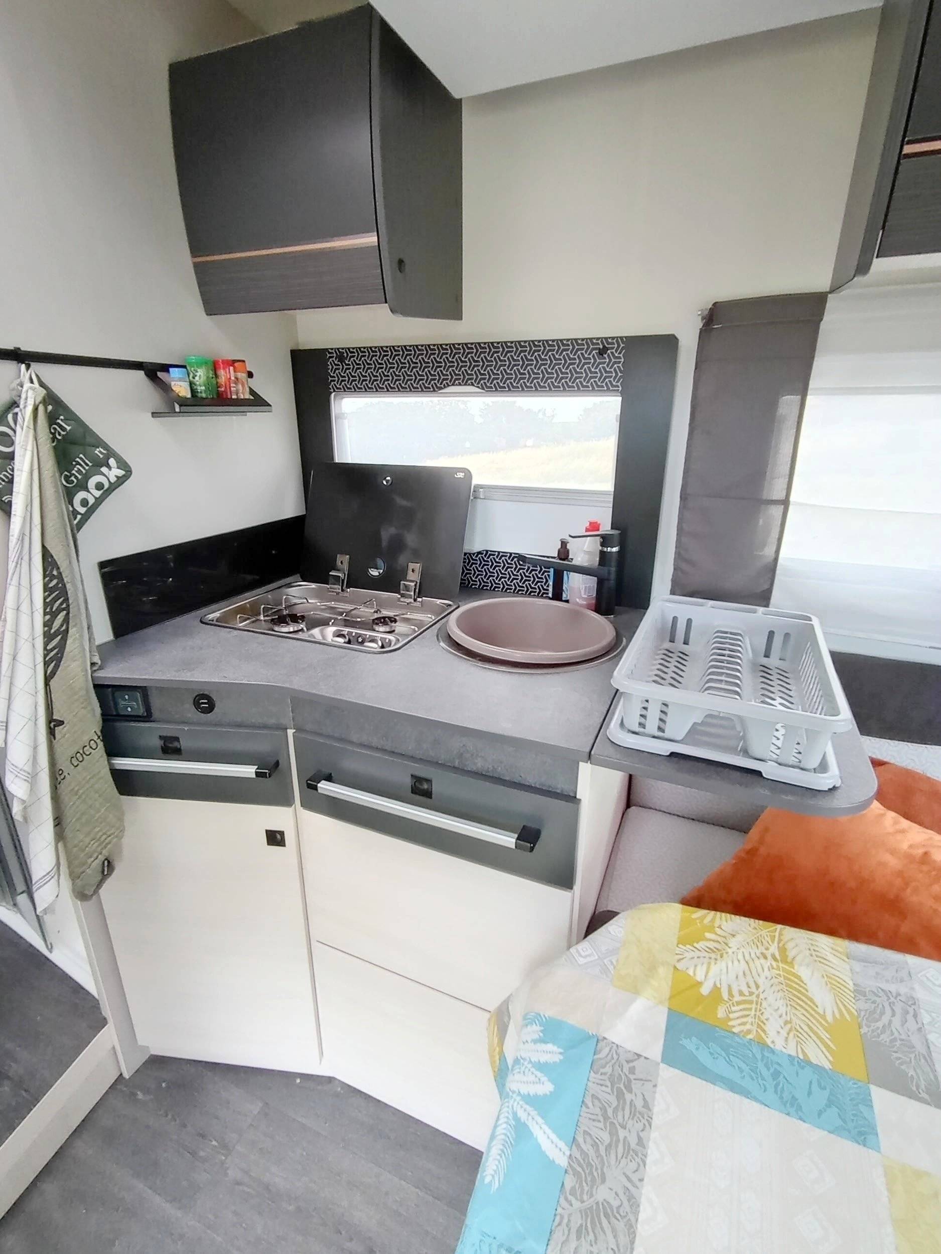 Challenger 328 VIP graphite