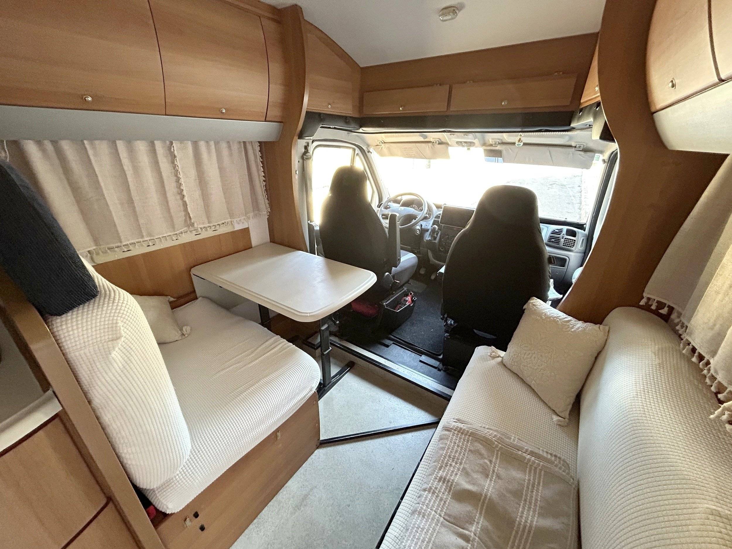 Dinette Fiat 2.8 JTD - Yescapa